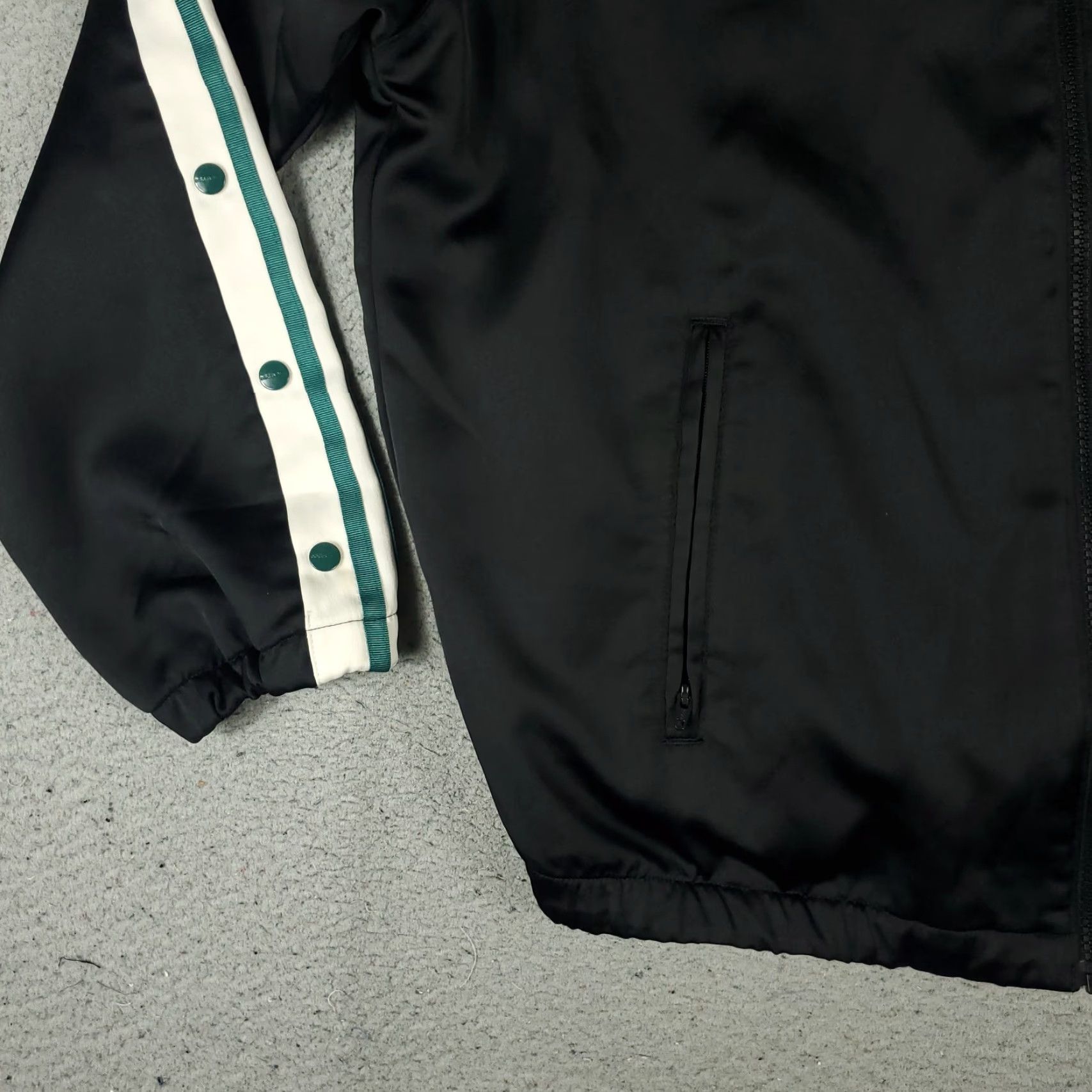 Adidas Adidas Jacket Womens Medium Black Full Zip Windbreaker Snap Button Pockets Size M / US 6-8 / IT 42-44 - 3 Thumbnail
