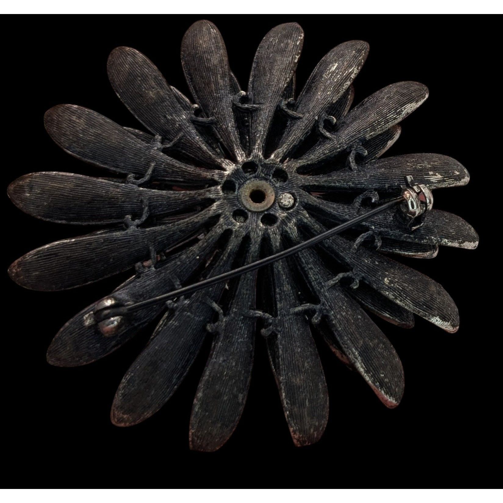 Other Vintage Cottagecore Black Metal Daisy Brooch With Rhinestone Size ONE SIZE - 2 Thumbnail