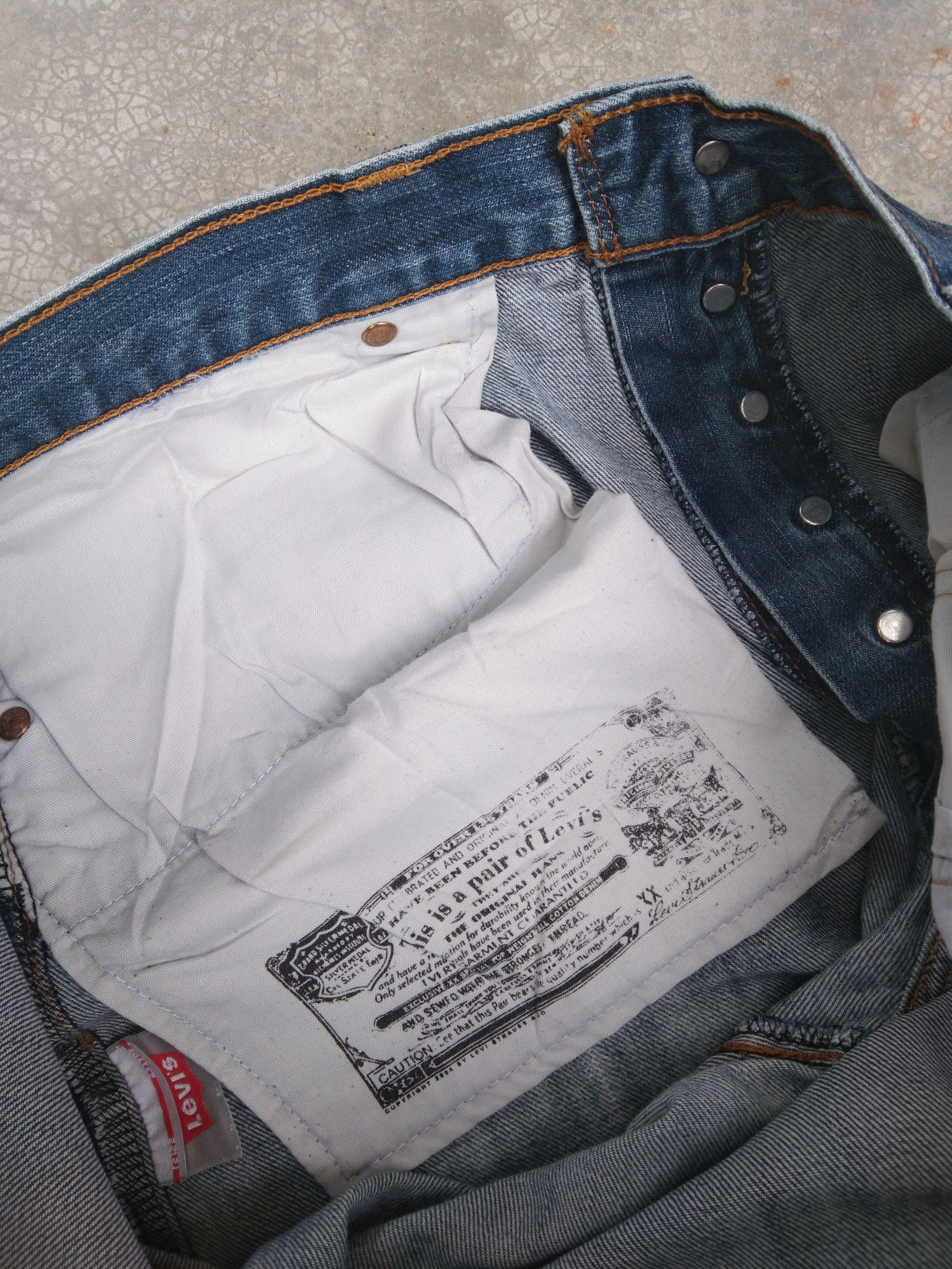 Levi's Vintage Levi's 501 Faded Blue Straight Leg Jeans 38x32 Size US 38 / EU 54 - 9 Thumbnail