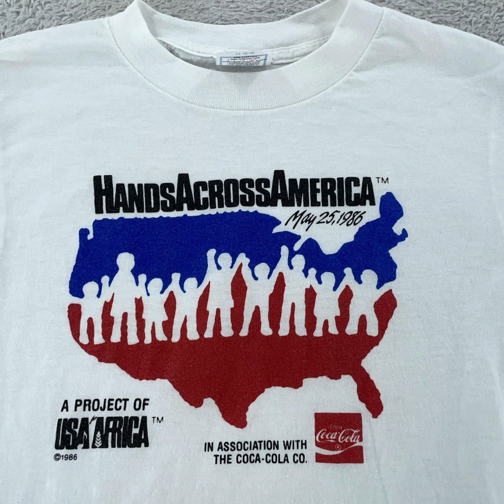Vintage VINTAGE Hands Across America Shirt Mens XS USA 80s Graphic Print Limited Edition 1986 White Short Sleeve Crew Neck Cotton Polyester Football? Size US XS / EU 42 / 0 - 2 Thumbnail