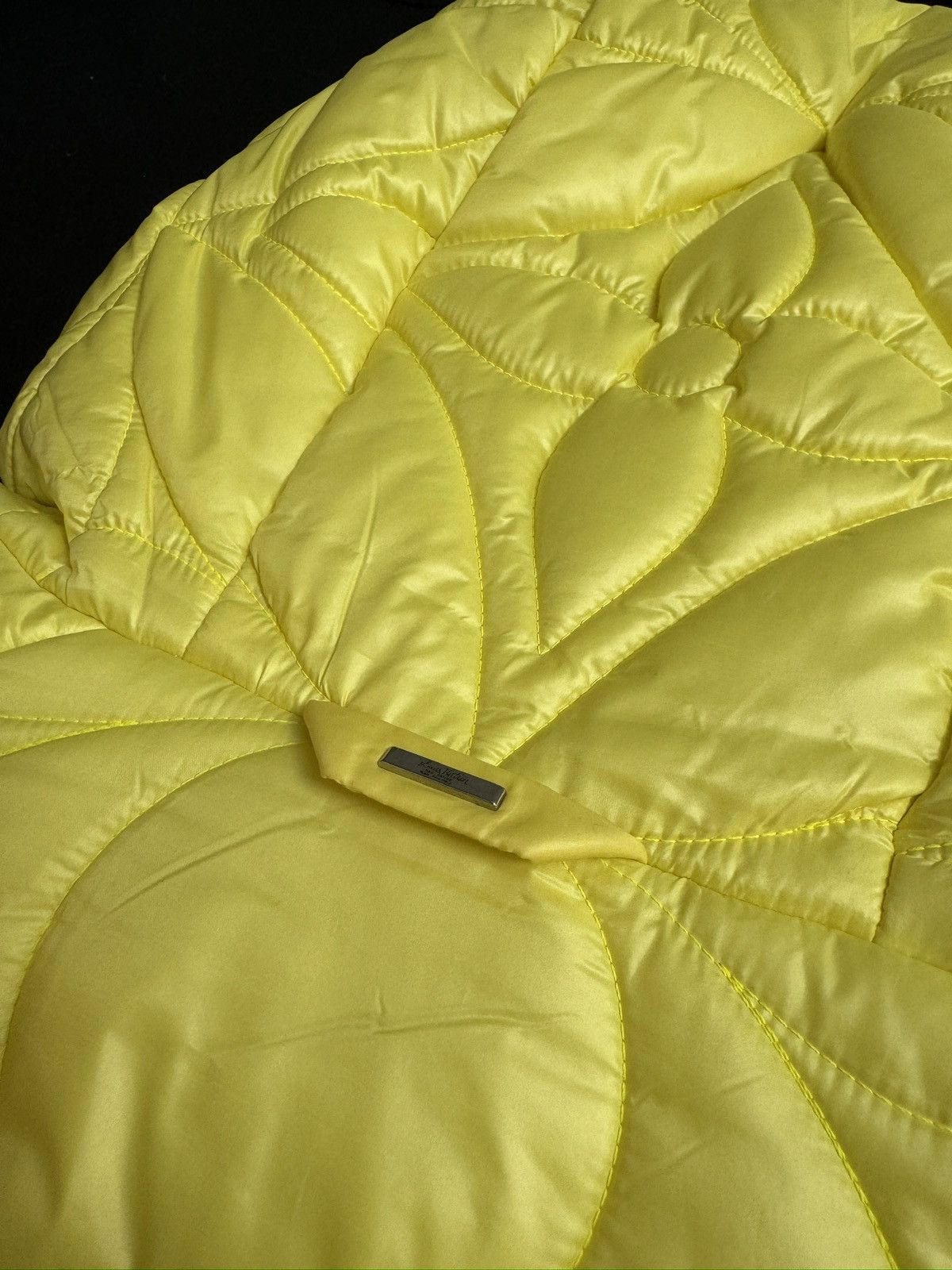 Louis Vuitton Louis Vuitton Yellow Flower Monogram Puffer Jacket Size US M / EU 48-50 / 2 - 12 Thumbnail