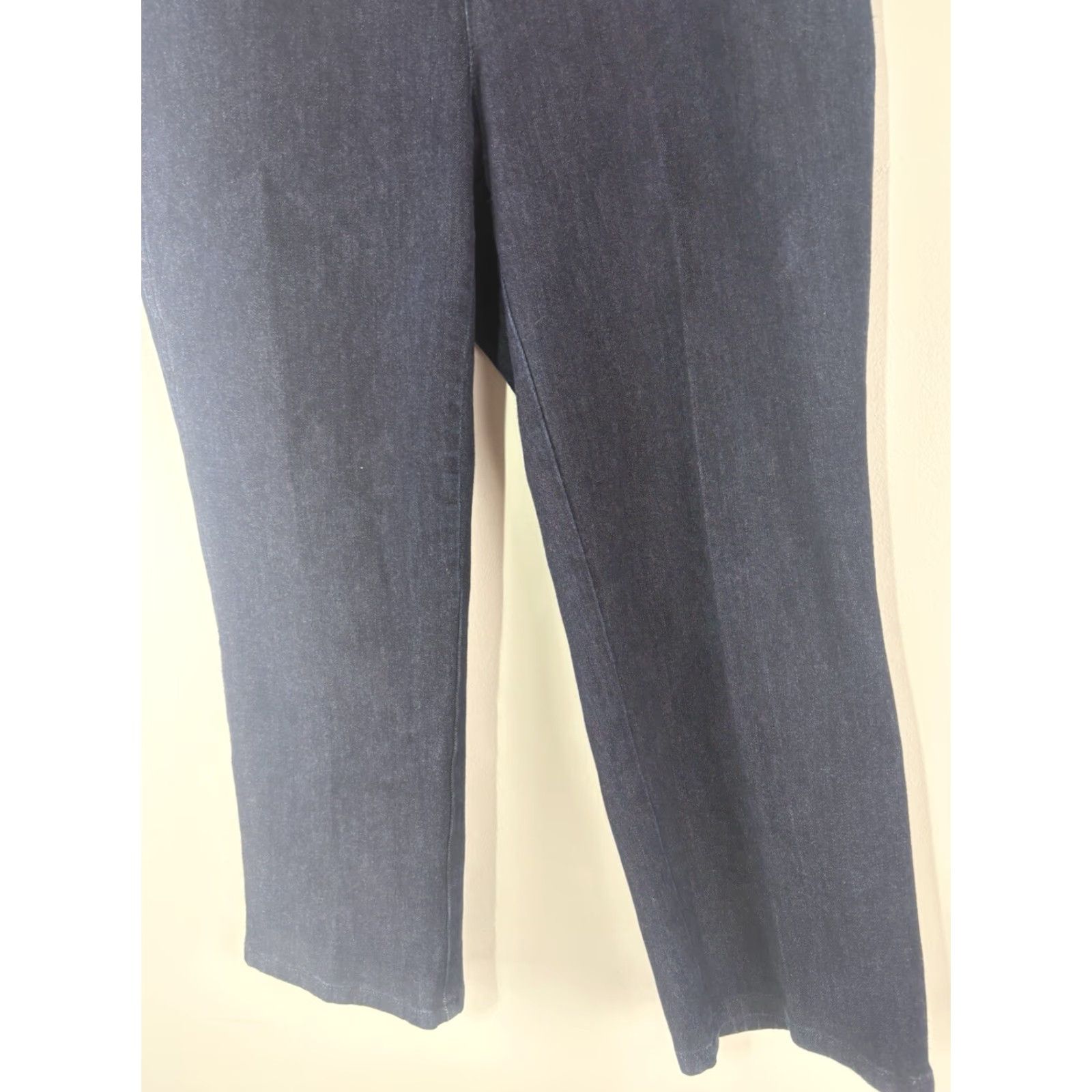 Isaac Mizrahi Isaac Mizrahi Dk Wash Cropped Jeans Womens Size 12 Vietnam Pull On Size 34" / US 12 / IT 48 - 2 Thumbnail
