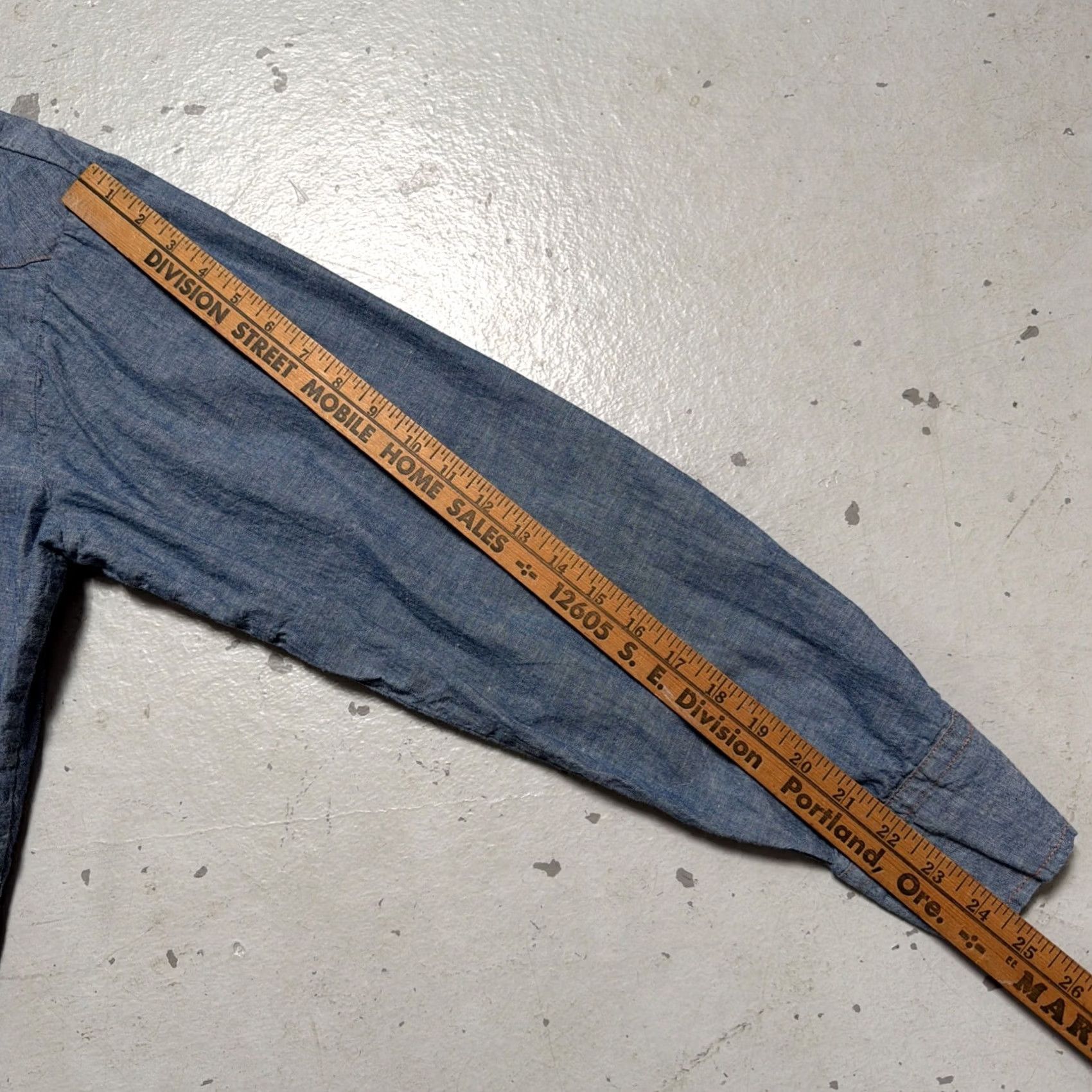 Vintage VINTAGE Big Mac Shirt Unisex Adults Long Sleeve Blues Cotton Chambray Snap Work Ranch Barn 70s Western 100% Selvedge L Size US L / EU 52-54 / 3 - 7 Thumbnail