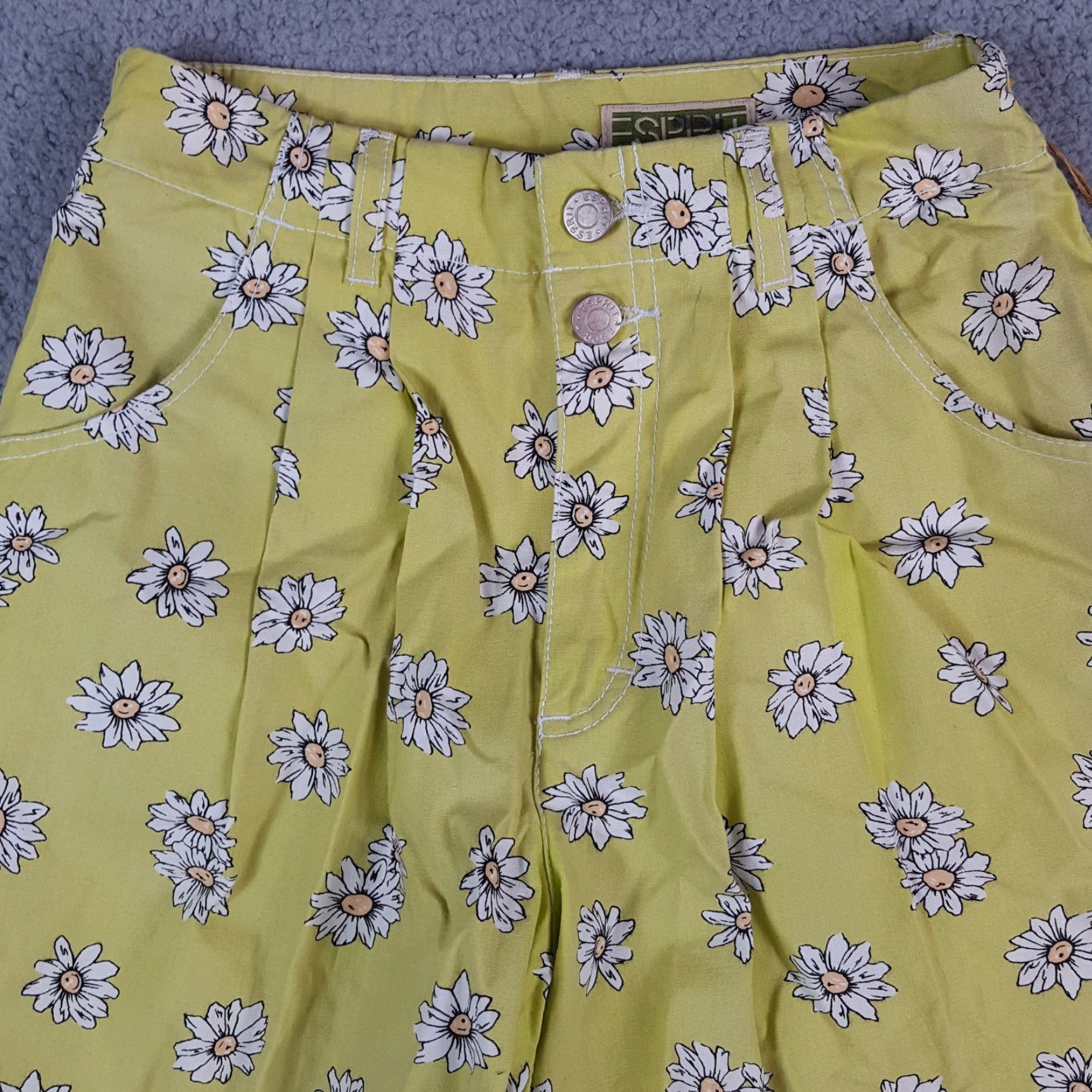 Esprit VINTAGE Esprit Green Floral Pleated High Waisted Teens Size 8 Preppy Shorts Size 30" / US 8 / IT 44 - 2 Thumbnail