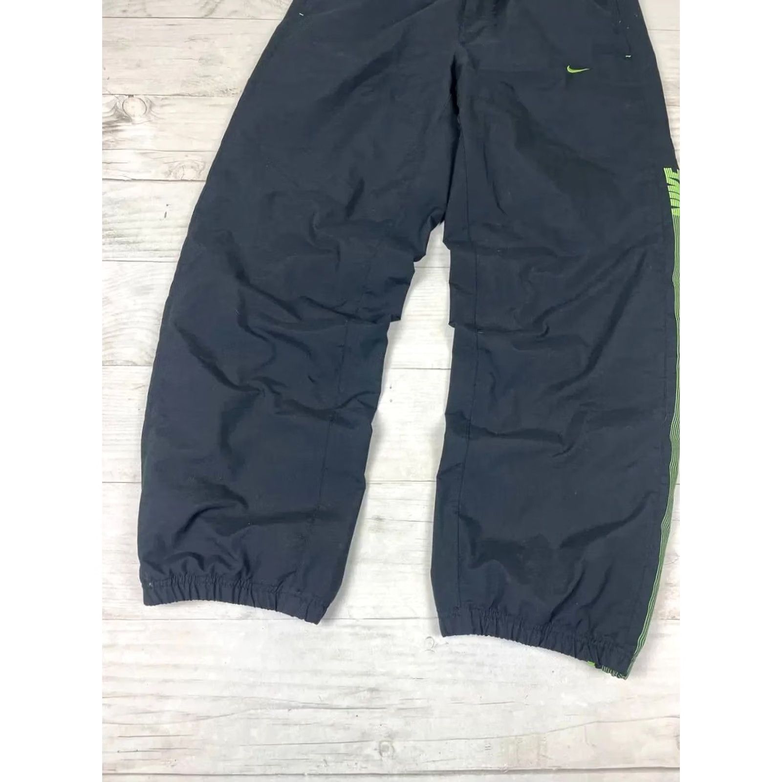 Nike VINTAGE Nike Track Pants Nike Track Pants Men L Black 90s Striped Pockets Inseam 32in 43cm 79cm Knee Thigh Front Rise Mens Size US 33 - 5 Thumbnail