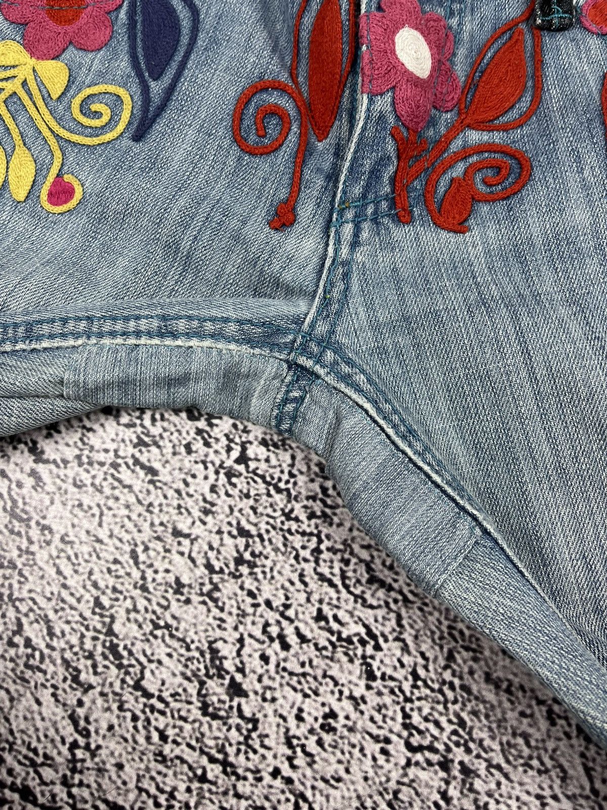 Miss Sixty Vintage Miss Sixty Floral Embroidered Low-Rise Jeans Size 31" - 9 Thumbnail