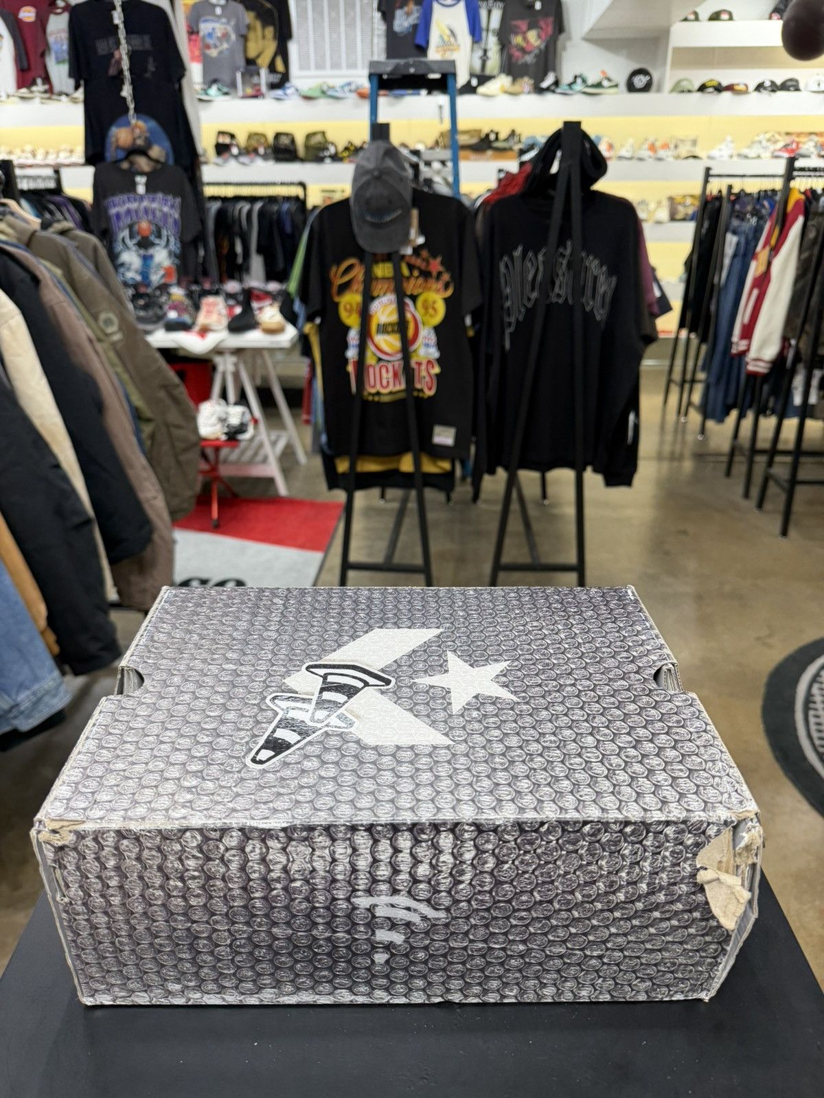 Converse Converse Pro Leather Joshua Vides Natural Ivory Size 9(2022) Size US 9 / EU 42 - 17 Thumbnail