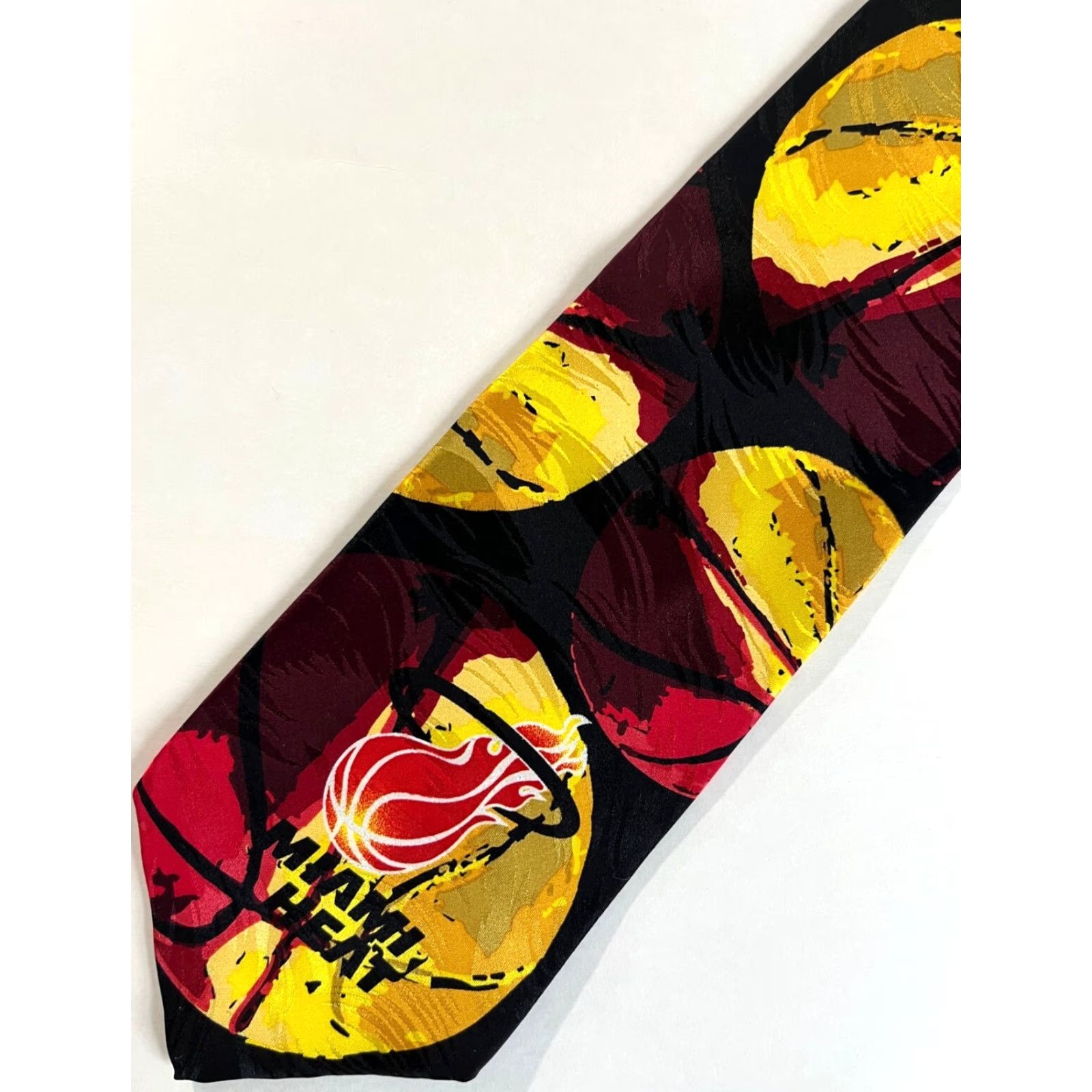 NBA VINTAGE NWT Miami Heat Silk Tie RM Sport Ralph Marlin Made in USA Size ONE SIZE - 3 Thumbnail