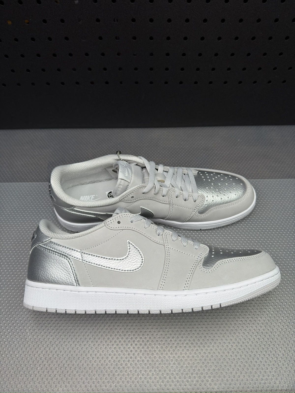 Jordan Brand Air Jordan 1 Low Retro Size US 12.5 / EU 45-46 - 4 Thumbnail