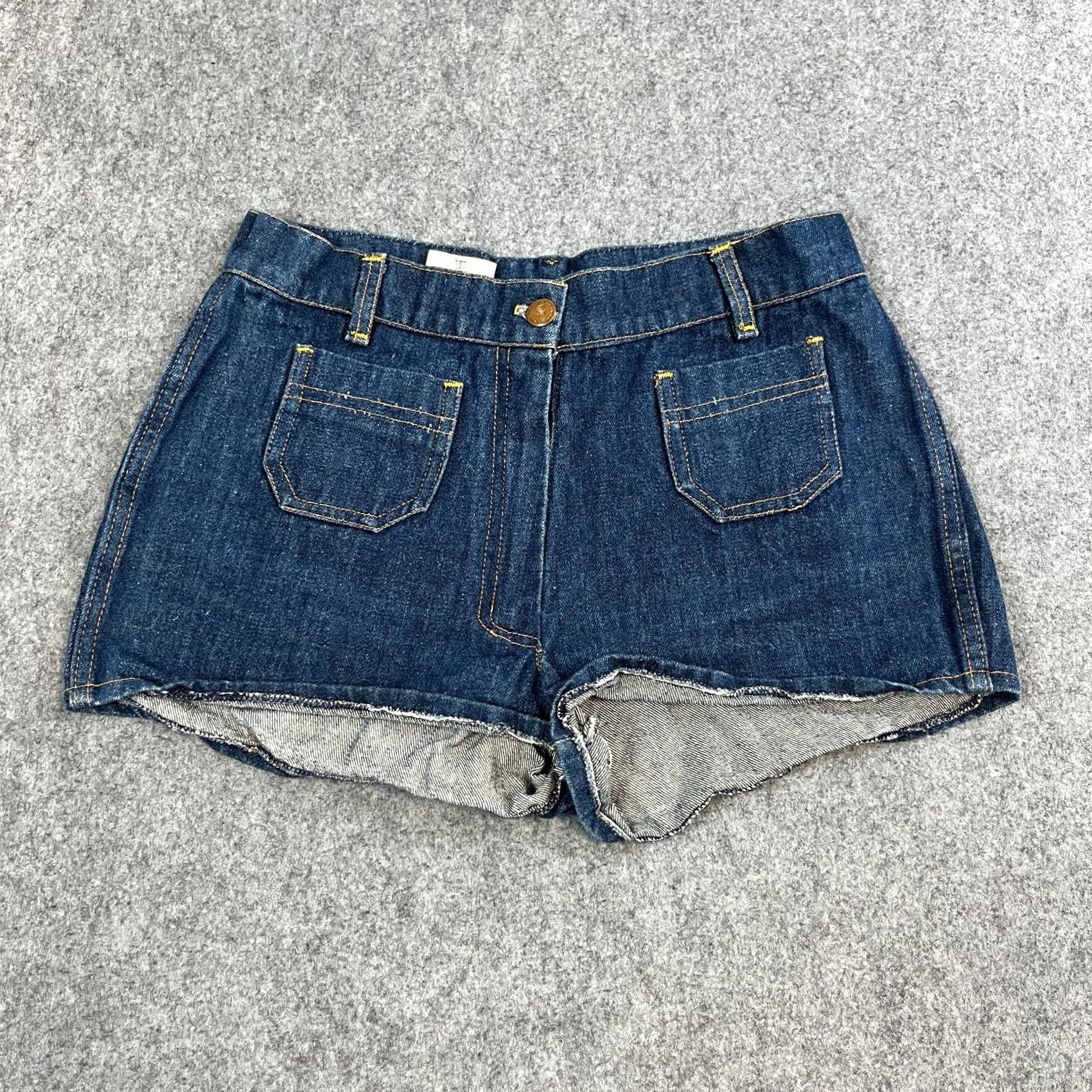 Vintage VINTAGE St Bernard Denim Shorts Womens 26 Blue 5-Pocket Cut-Off Jeans Ireland Made W26 UK 6 Size 28" / US 6 / IT 42 - 2 Thumbnail