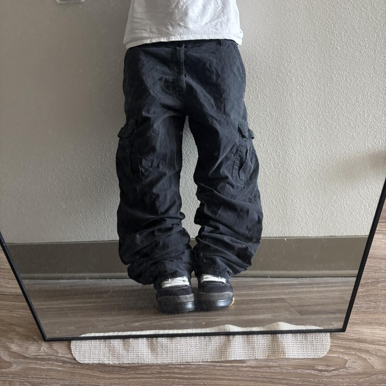 Vintage Crazy Vintage Y2K/2000s Black Skater Essential Cargo Pants! 38x34 Size US 38 / EU 54 - 1 Thumbnail