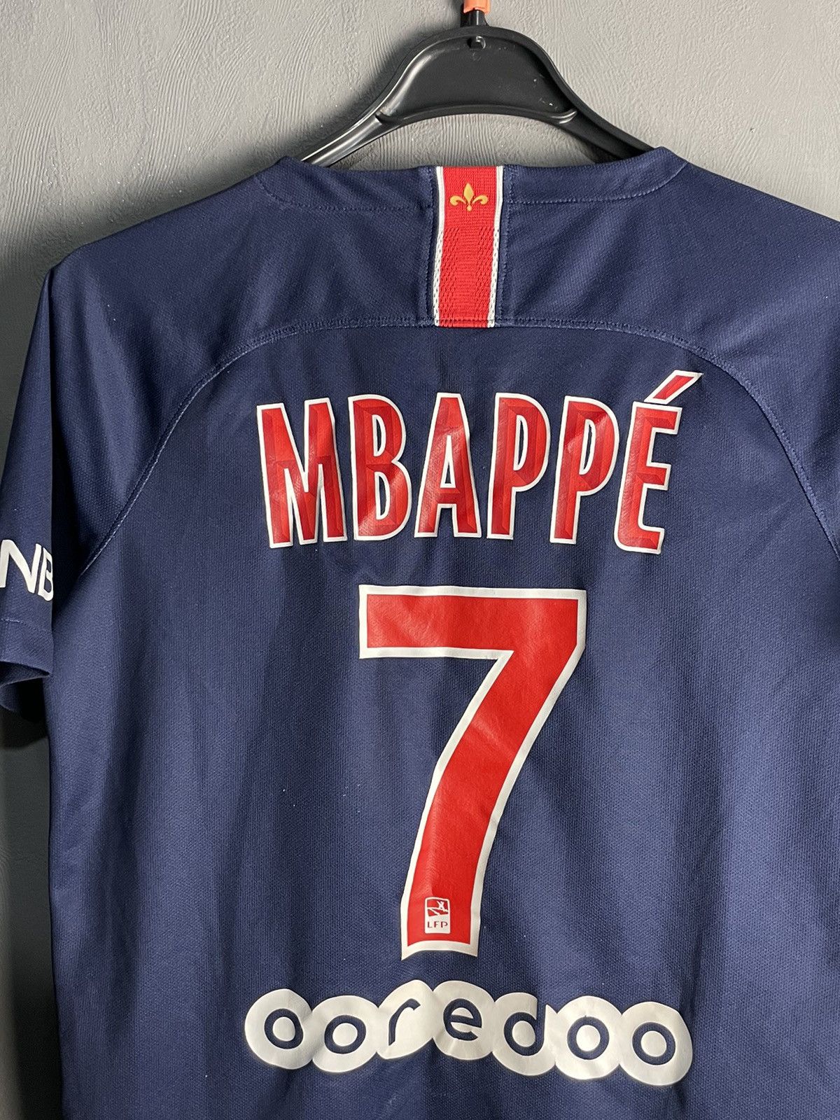 Nike Paris Saint Germain PSG Mbappe 2017 2019 Soccer Jersey Size US S / EU 44-46 / 1 - 6 Thumbnail