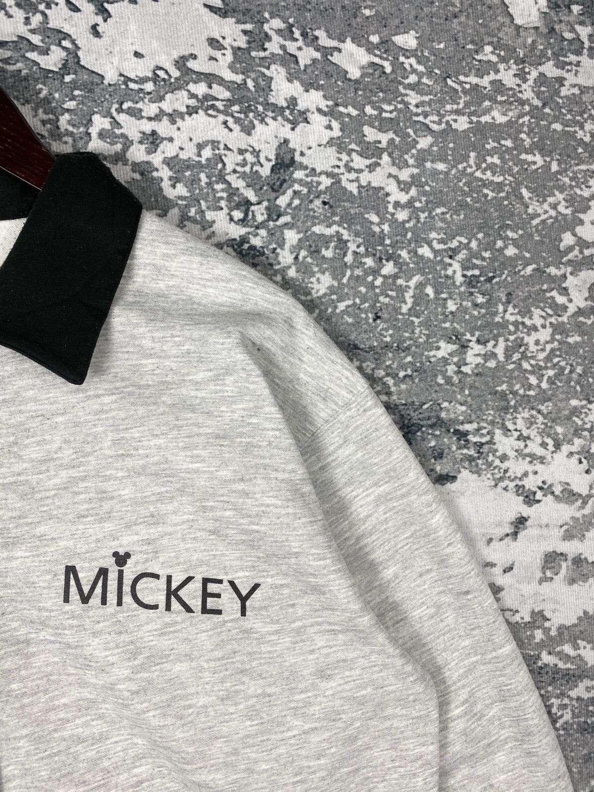 Mickey Mouse Vintage Mickey Mouse Button Sweatshirts Size US M / EU 48-50 / 2 - 3 Thumbnail