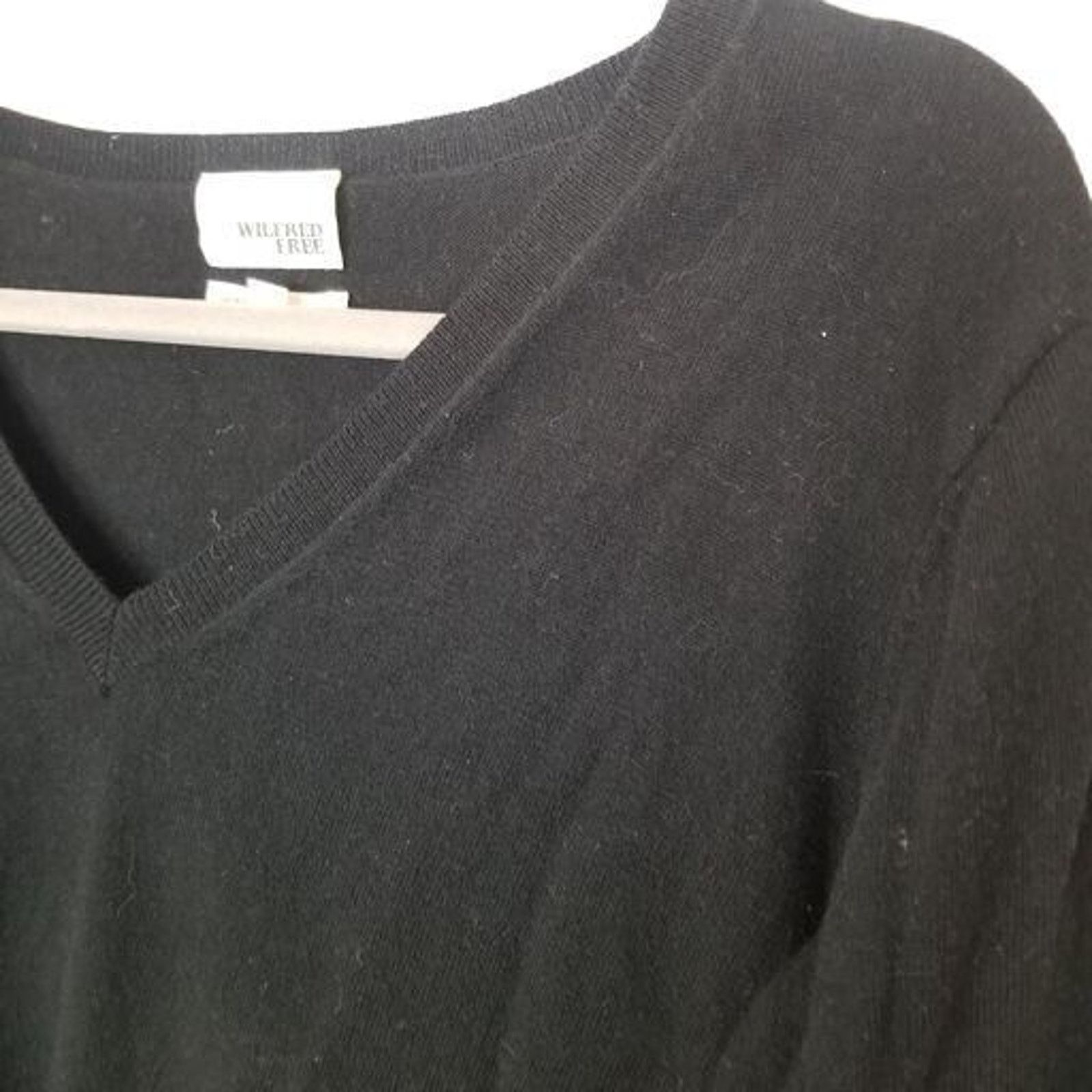 Aritzia Aritzia Wilfred Free Wool V-Neck Sweater Classic Minimalist Size S / US 4 / IT 40 - 5 Thumbnail