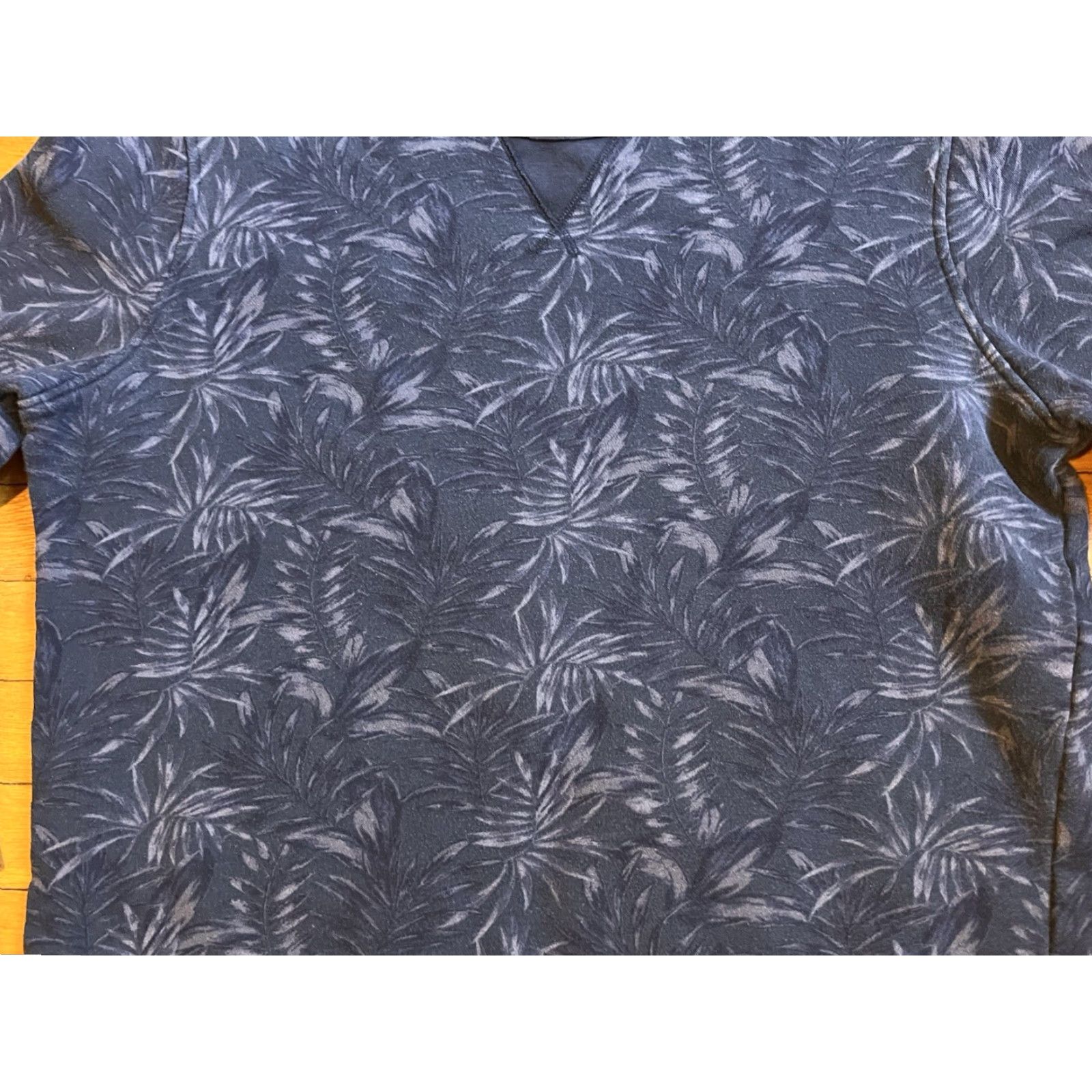 Banana Republic Banana Republic Palm Leaf All Over Print Sweatshirt Men XL Blue Graphic Print Crew Neck Pullover Regular Fit Size US XL / EU 56 / 4 - 3 Thumbnail