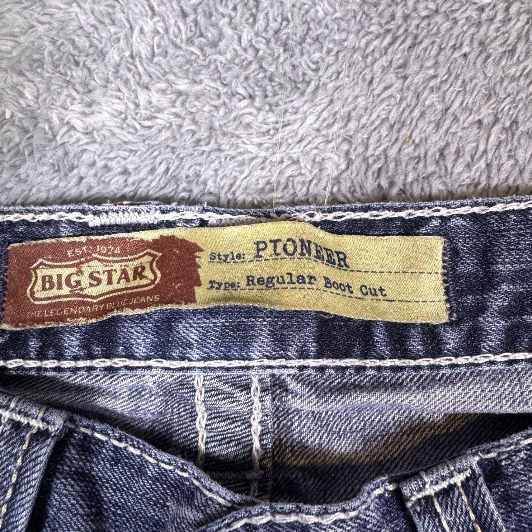 Vintage BIG STAR Jeans Men 34R Pioneer Bootcut 5-Pocket Denim Cowboy Whisker 100% Cotton Blue Mid Rise Regular 32in Inseam Zip Button Belt Loops 34 waist"} Size US 34 / EU 50 - 6 Thumbnail