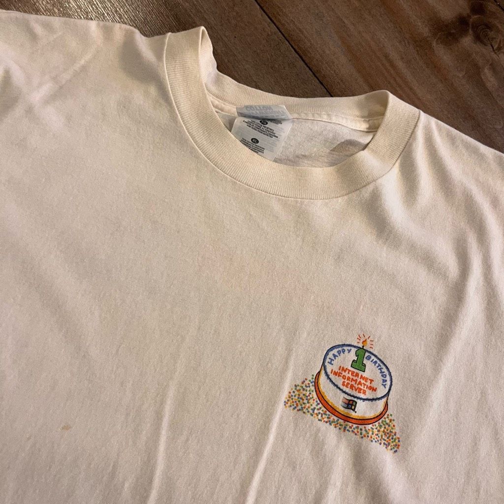 Gildan Vintage Microsoft Birthday Internet Server White Tshirt Men Size US XL / EU 56 / 4 - 2 Thumbnail