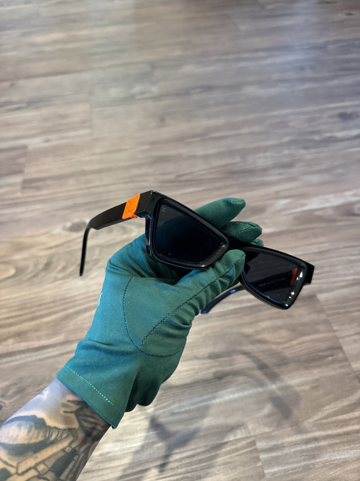 Louis Vuitton Louis Vuitton Skeptical SunGlasses Virgil Abloh Size ONE SIZE - 4 Thumbnail