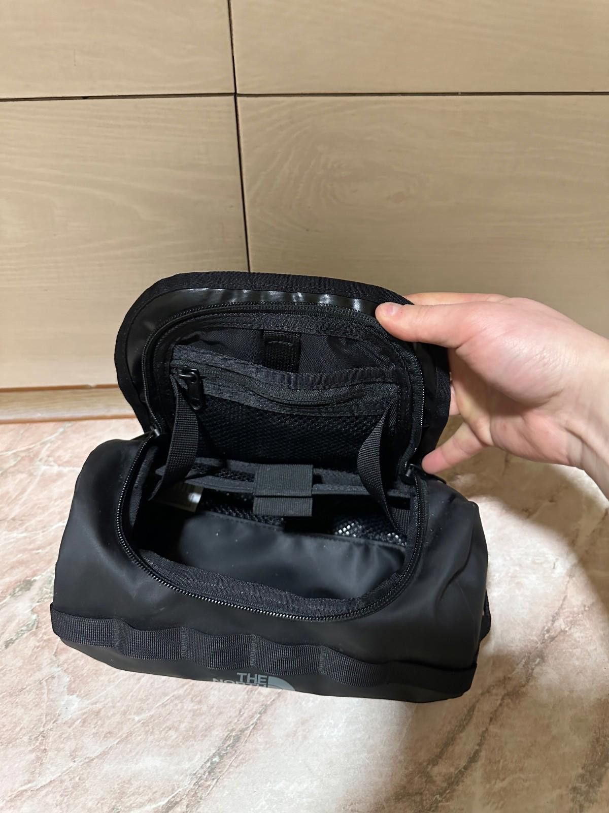 The North Face THE NORTH FACE TRAVEL CANISTER UNISEX WASH BAG Size ONE SIZE - 6 Thumbnail
