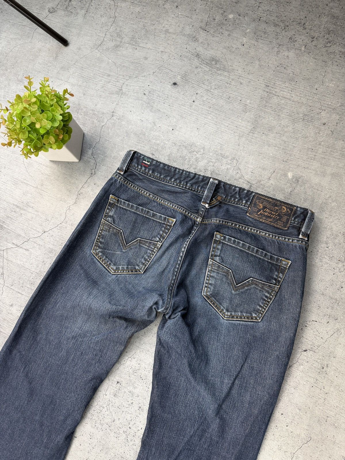 Diesel Vintage Diesel Jeans Flared Wide Japanese Y2K Faded Distress Size US 32 / EU 48 - 3 Thumbnail