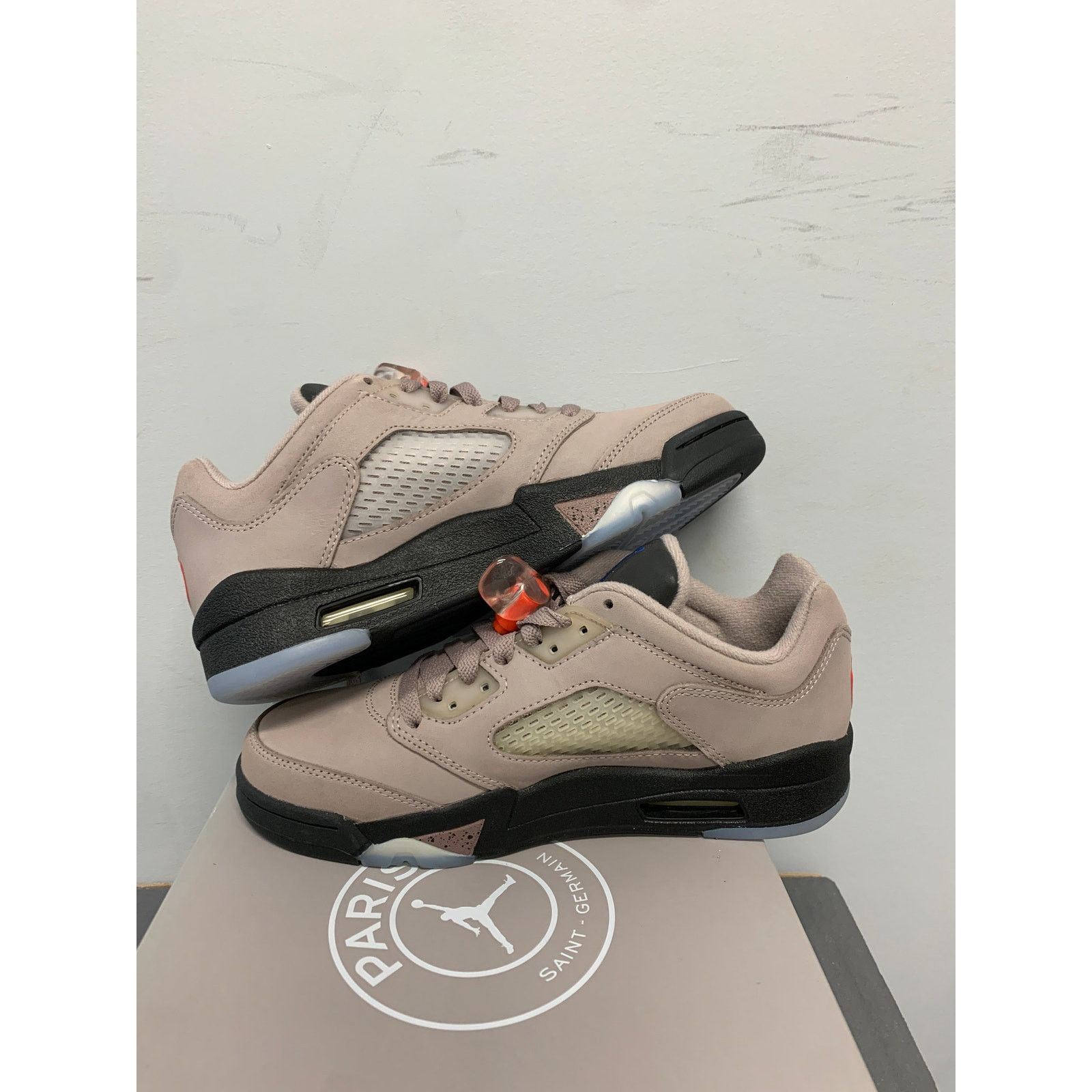 Nike Nike Air Jordan 5 Retro Low PSG 2022 Size 6 BRAND NEW Size US 6 / EU 39 - 5 Thumbnail