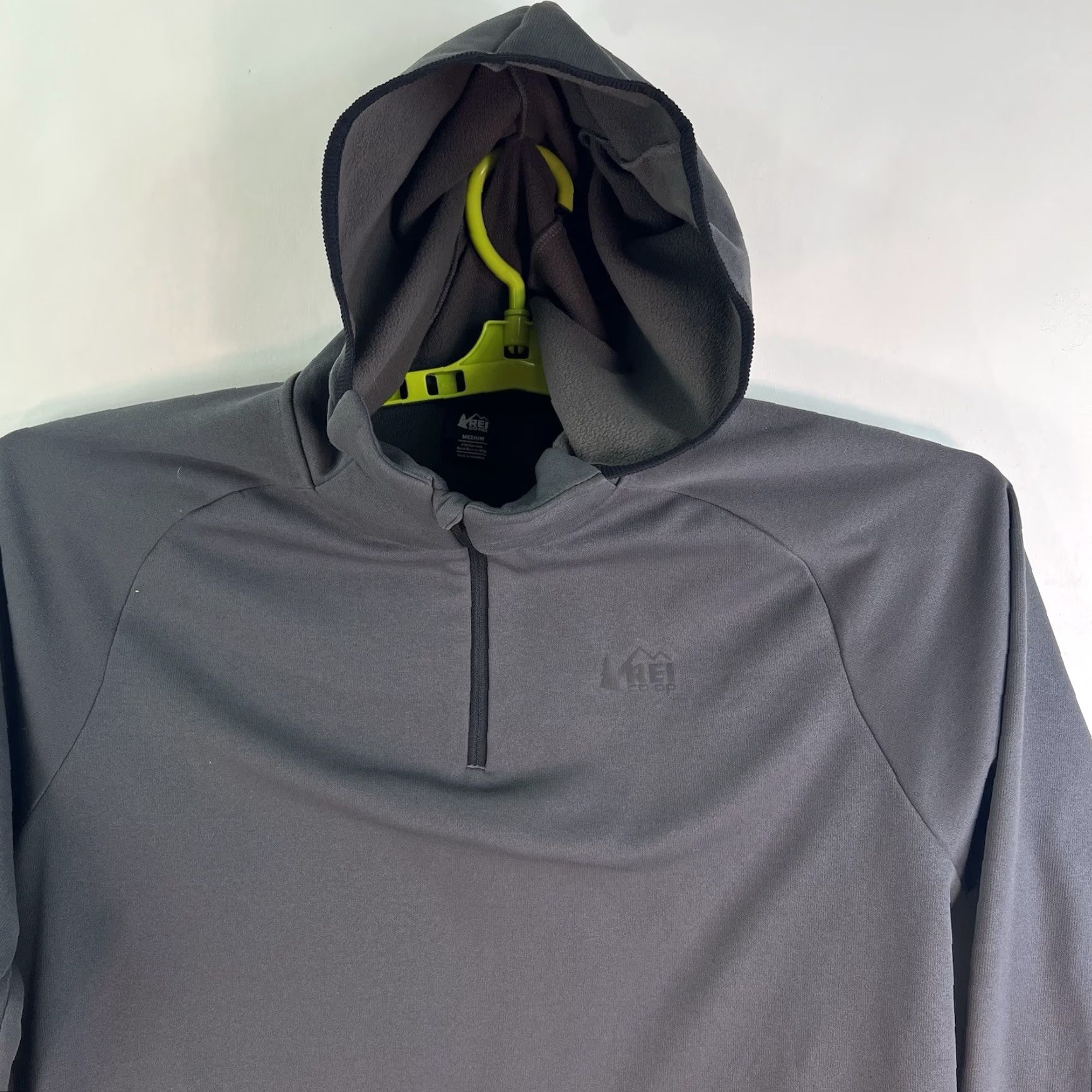 Vintage REI Mens 1/4 Zip Lightweight Pullover Hoodie Gray M Shirt Pullover Outdoor Classic Hoodie 1/4 Zip Lightweight Nylon Polyester Knit Logo Zipperス Size US M / EU 48-50 / 2 - 6 Thumbnail