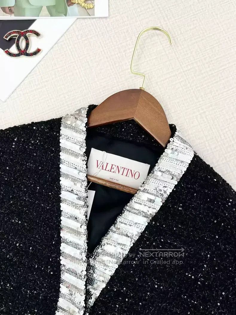 Valentino Valentino V-neck sequin cardigan jacket Size XS / US 0-2 / IT 36-38 - 2 Thumbnail