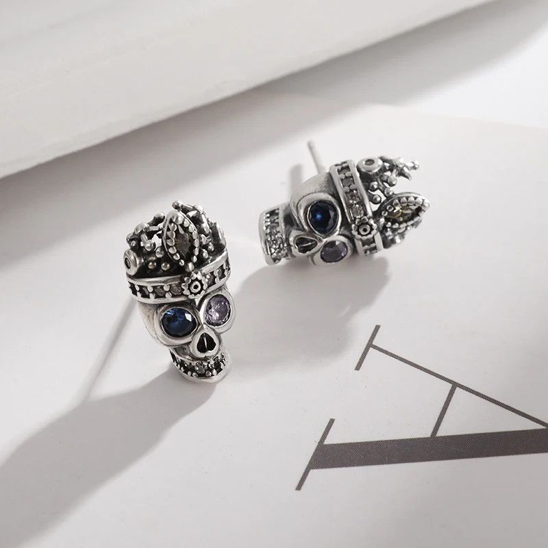 Jewelry × Vintage Gothic Skull Crown Earrings Size ONE SIZE - 3 Thumbnail