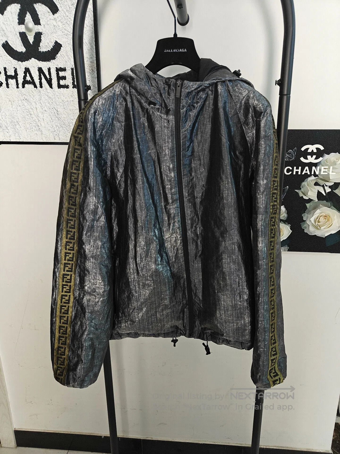 Fendi fendi logo zip-up down jacket. Size US S / EU 44-46 / 1 - 1 Thumbnail