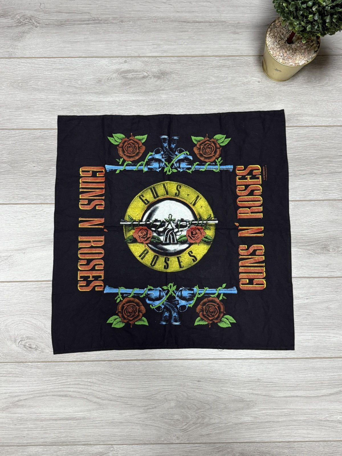Guns N' Roses Guns n’ Roses 1989 scarf vintage transeal head hat Size ONE SIZE - 1 Thumbnail