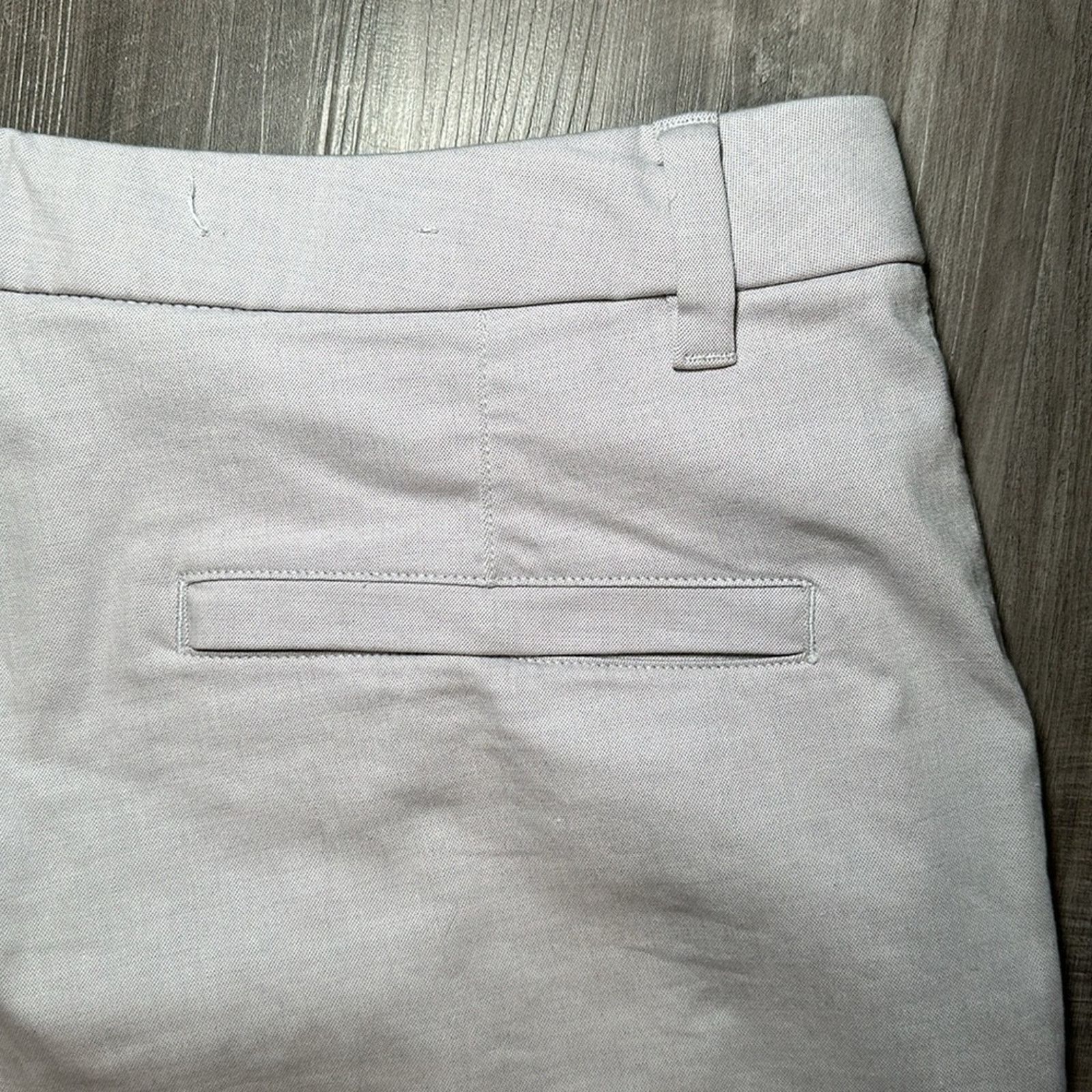 Lululemon Lululemon Commission Classic Shorts - 33 Size US 33 - 3 Thumbnail