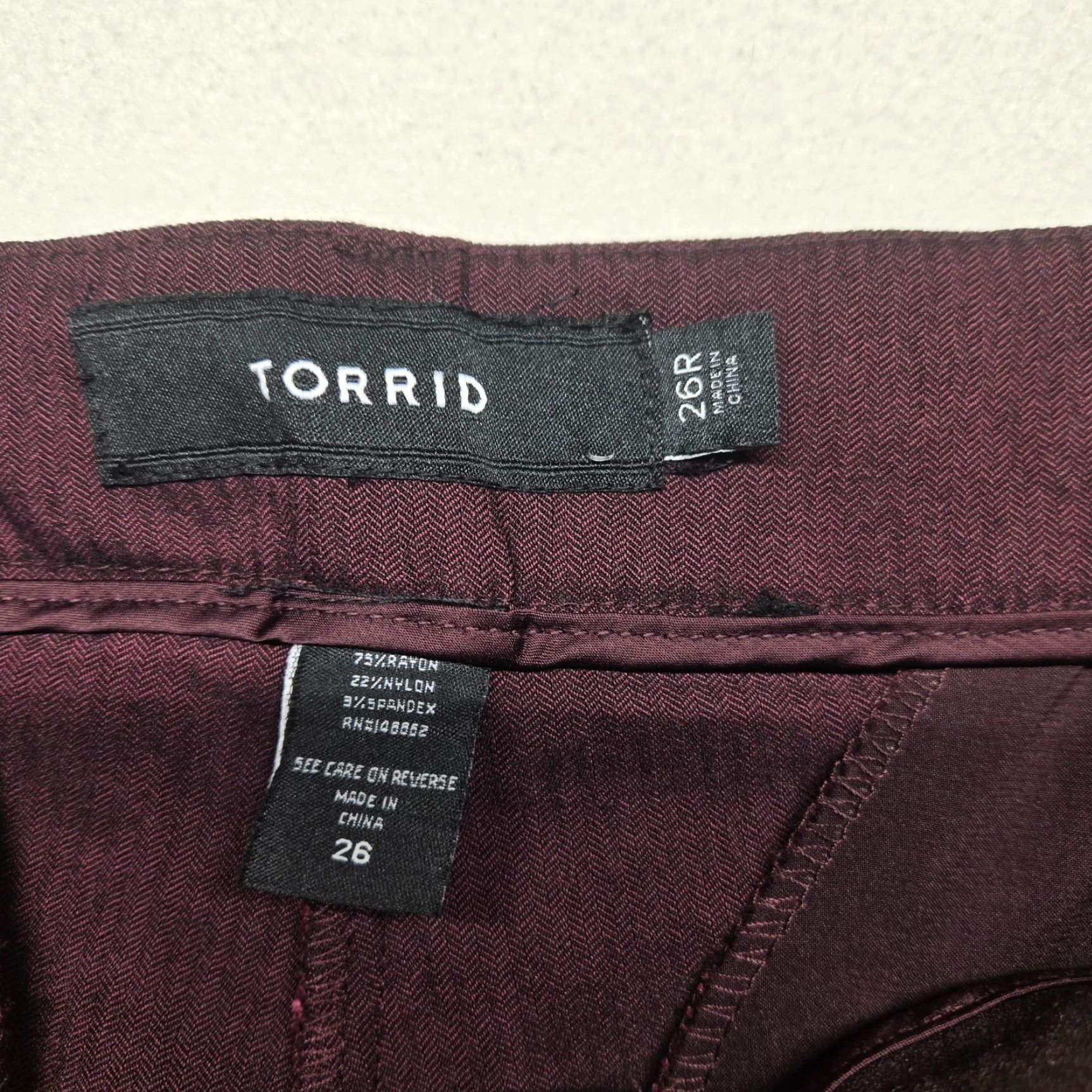 Torrid Torrid Pants Women’s 26 Purple Crop Ankle Stretch Flat Front Rayon Nylon Blend Pants Size 26" / US 2 / IT 38 - 3 Thumbnail