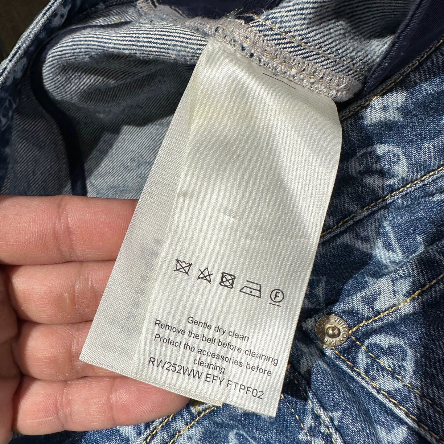 Louis Vuitton Louis Vuitton All-Over Monogram Logo Jeans 36 Cotton Size 26" / US 2 / IT 38 - 4 Thumbnail