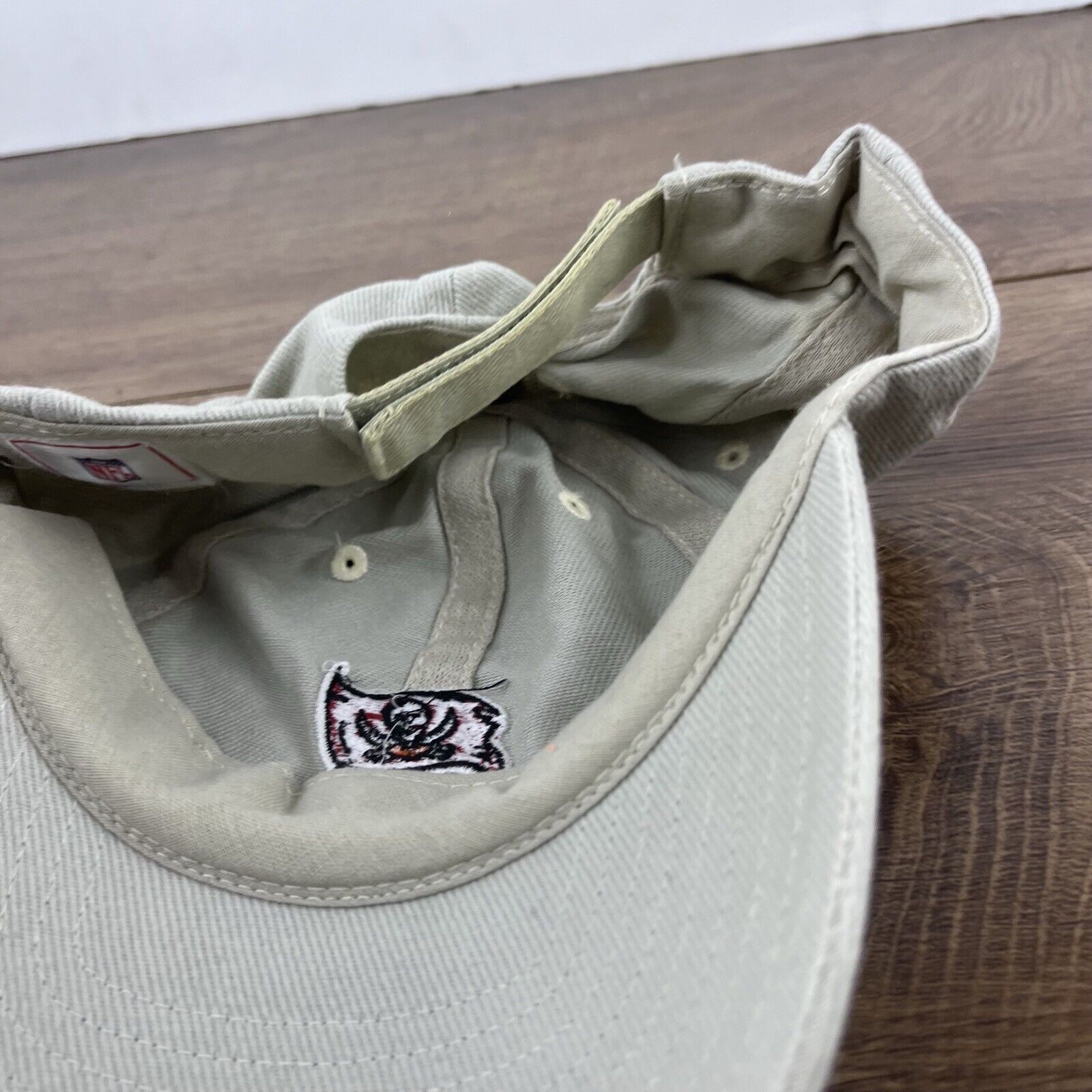 Other Tampa Bay Buccaneers Hat Bucs Adjustable Hat Tan Hat Adjusta Size ONE SIZE - 14 Thumbnail
