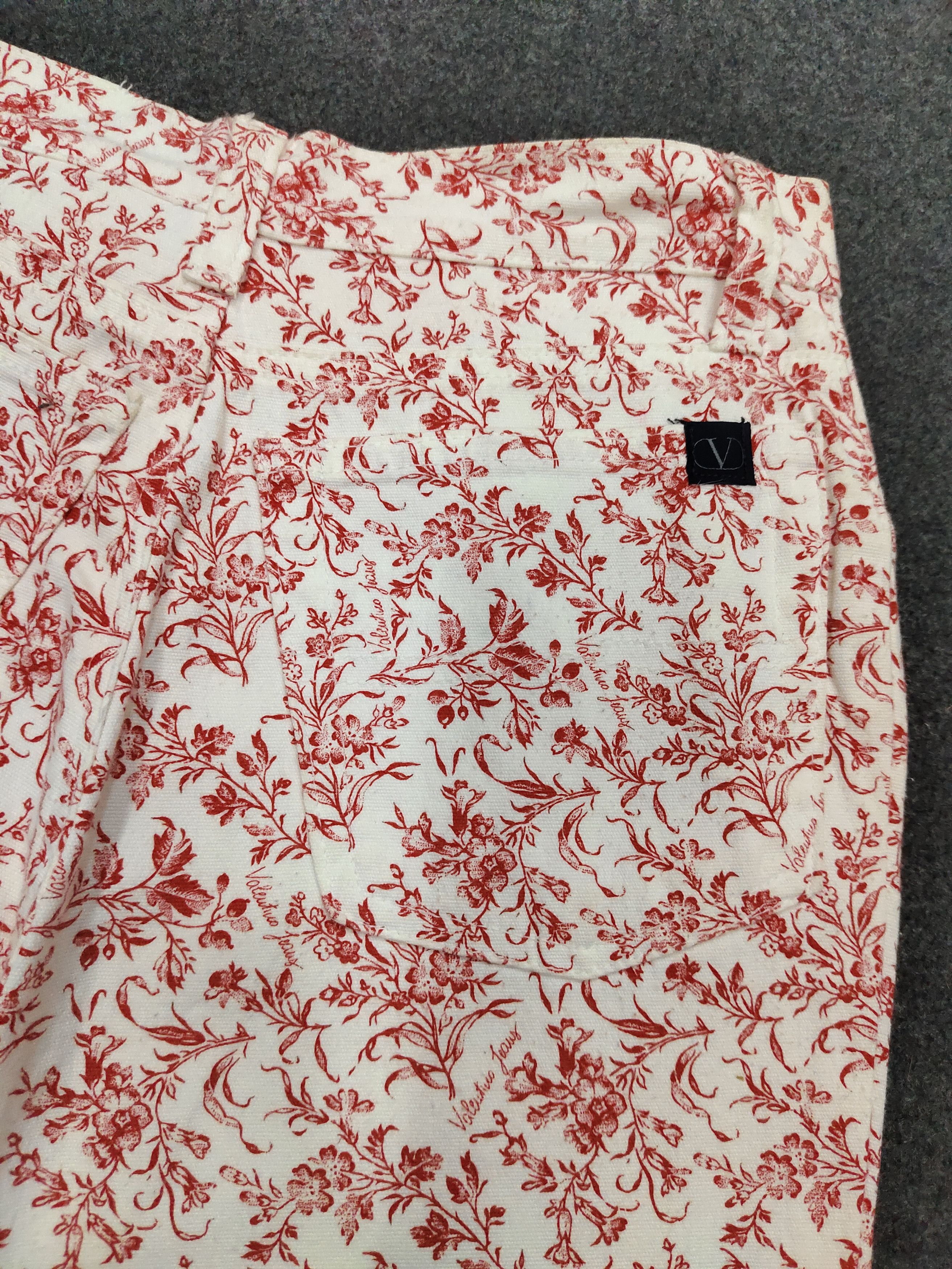 00s Valentino- Archive Y2K Red Toile Florals Print Jeans