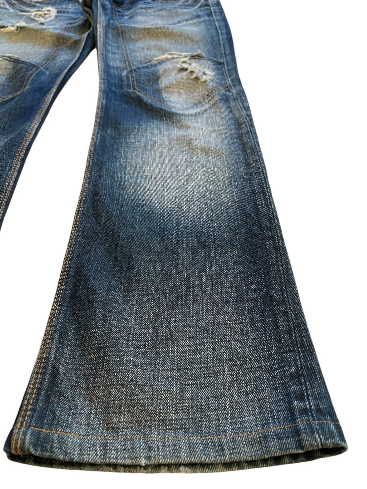 Japanese Brand Vintage Japanese Brand Mud Wash Distressed Bootcut Jeans Size US 33 - 7 Thumbnail