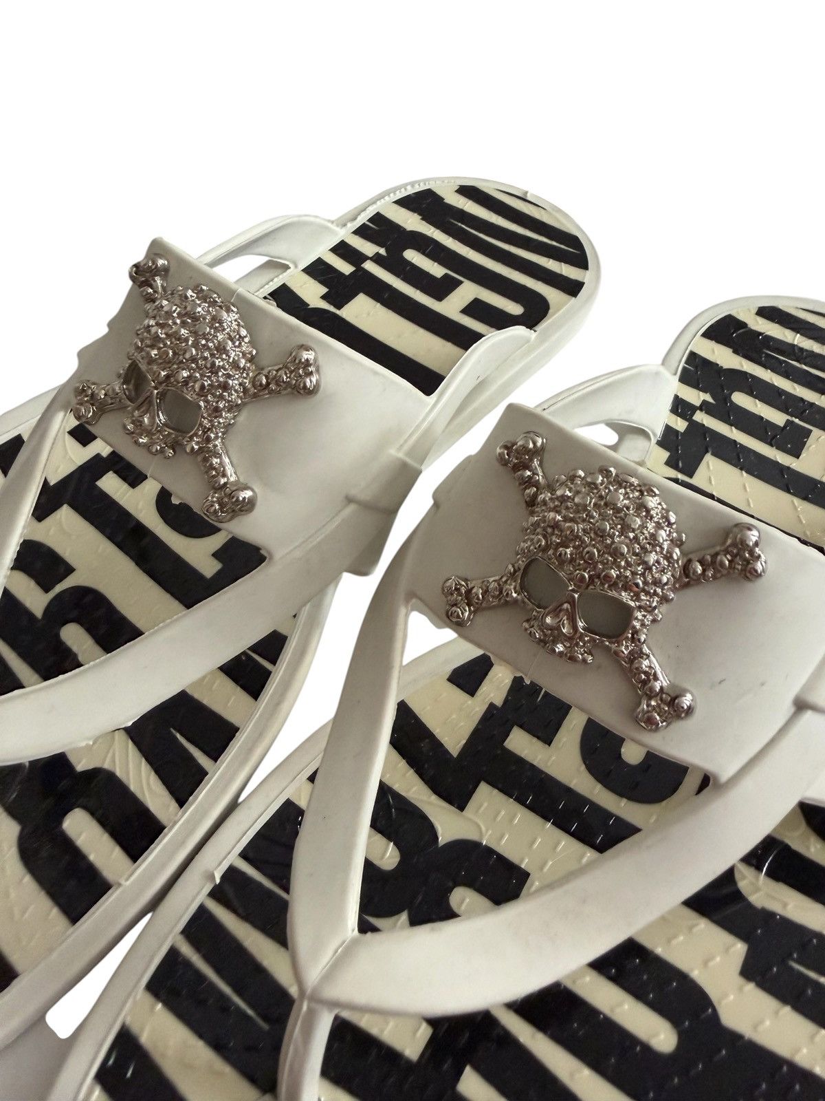 Vivienne Westwood Vivienne Westwood Skull Rubber Slippers Size US 7 / EU 40 - 5 Thumbnail