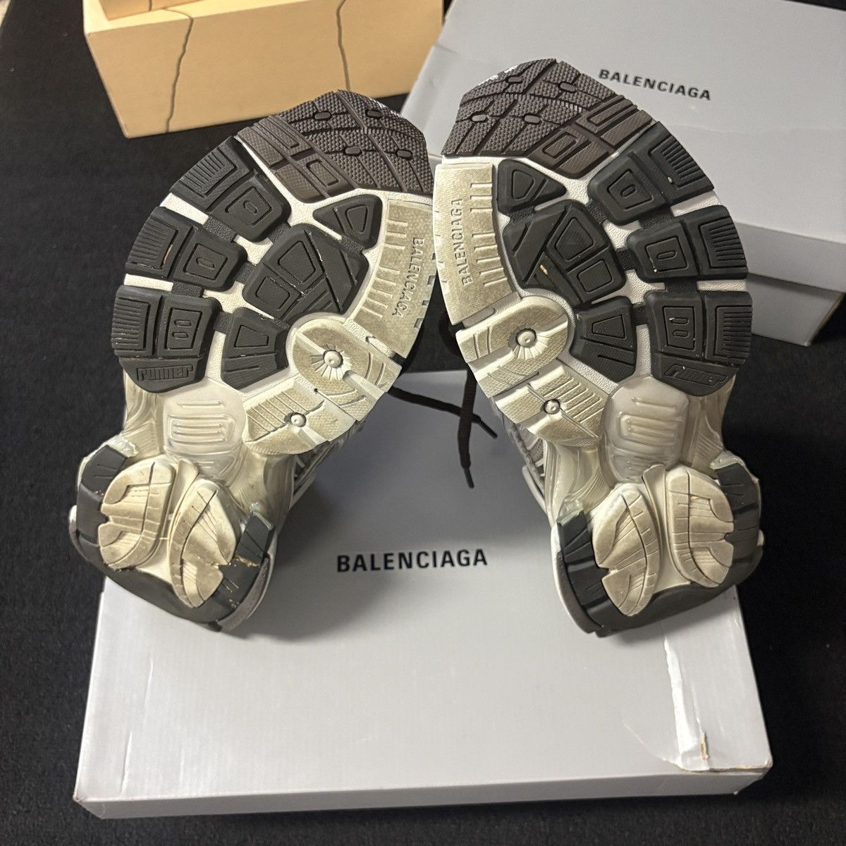 Balenciaga Balenciaga Runner Beige Brown Size US 12 / EU 45 - 10 Thumbnail