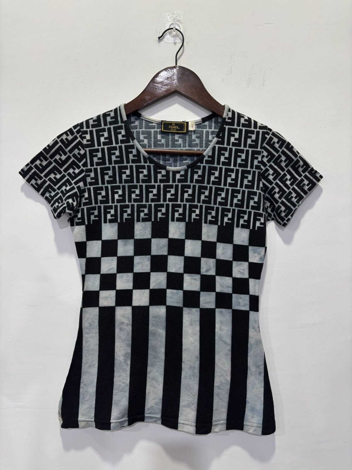 Fendi Fendi Monogram Tshirt Size M / US 6-8 / IT 42-44 - 1 Thumbnail