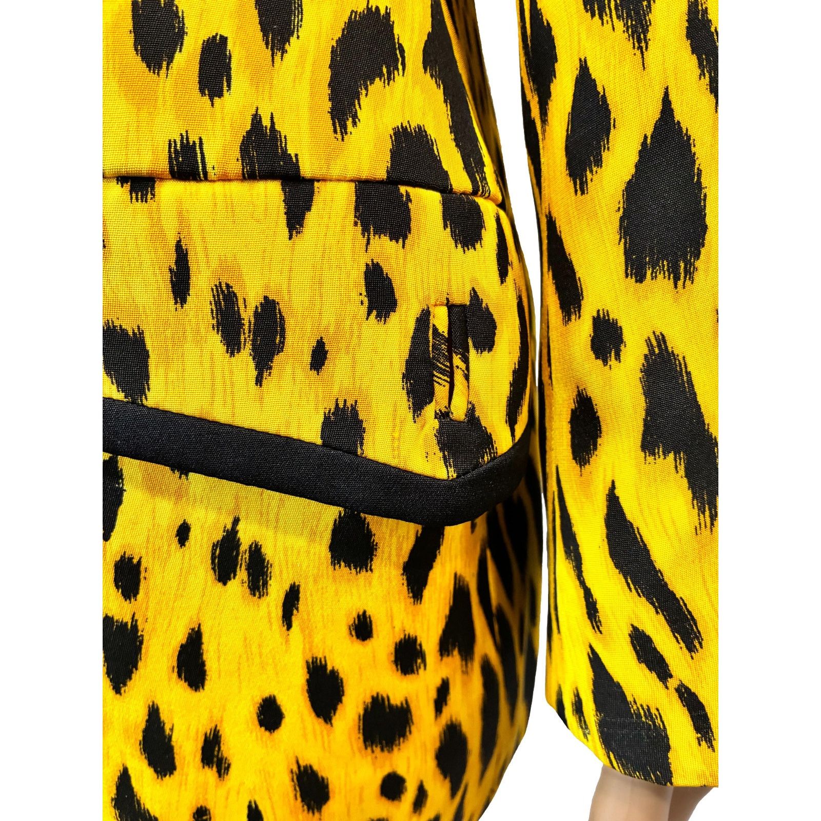 Versace × Vintage Gianni Versace Couture SS1992 Leopard Silk Blazer Size XS / US 0-2 / IT 36-38 - 17 Thumbnail