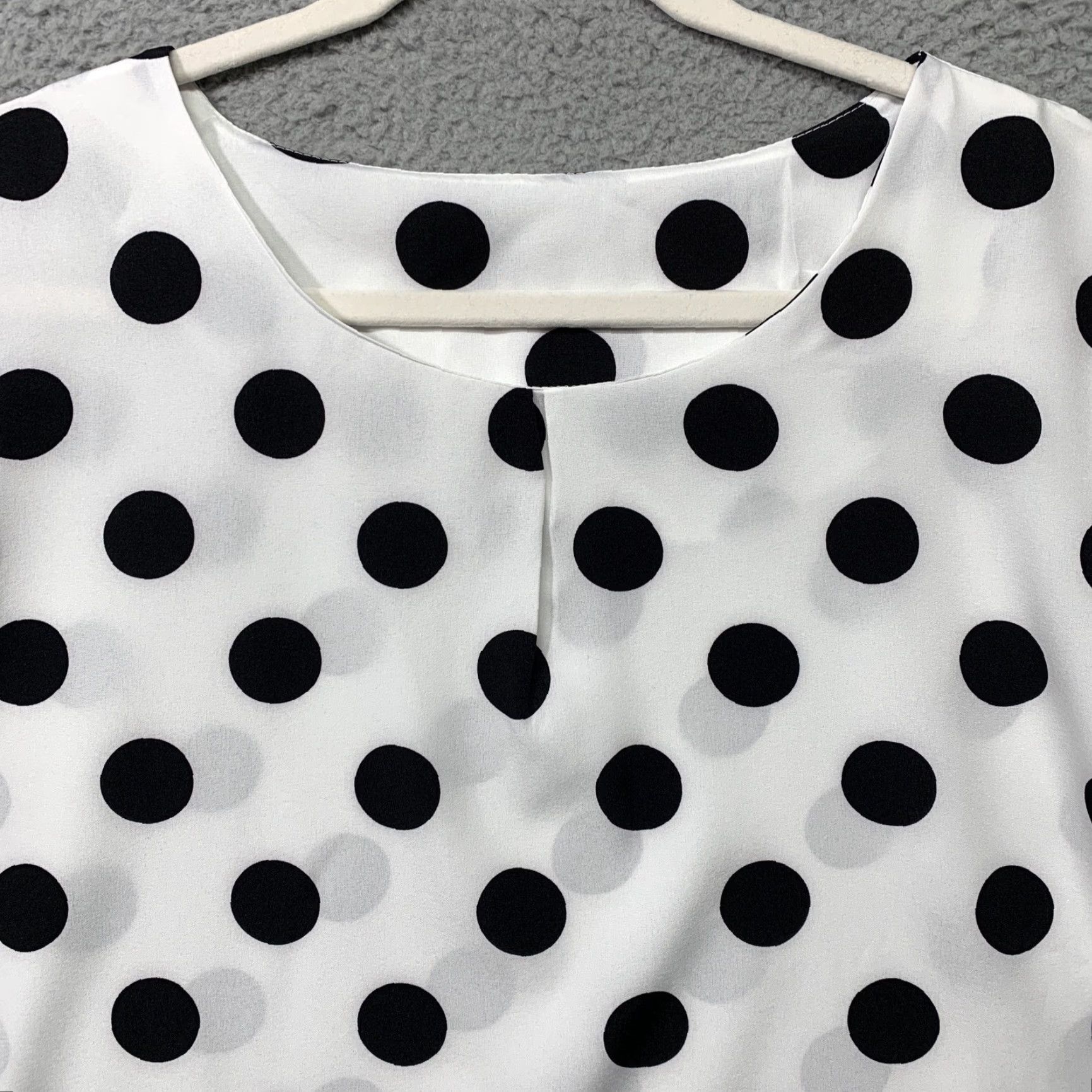 X-LARGE VINTAGE? NEW Women's Unbranded White Blouse Black Polka Dot XL (C-Measurements) NWOT Size XL / US 12-14 / IT 48-50 - 2 Thumbnail