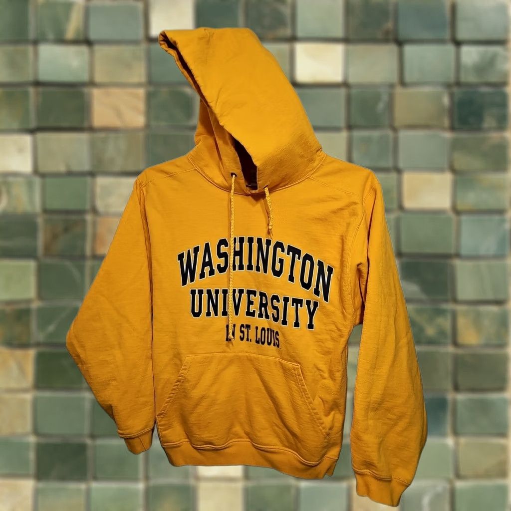 Vintage VINTAGE University Of Washington Hoodie Mens Small Yellow Logo Pullover Distressed Chest 20.5 Length 25.5 Size US S / EU 44-46 / 1 - 1 Thumbnail