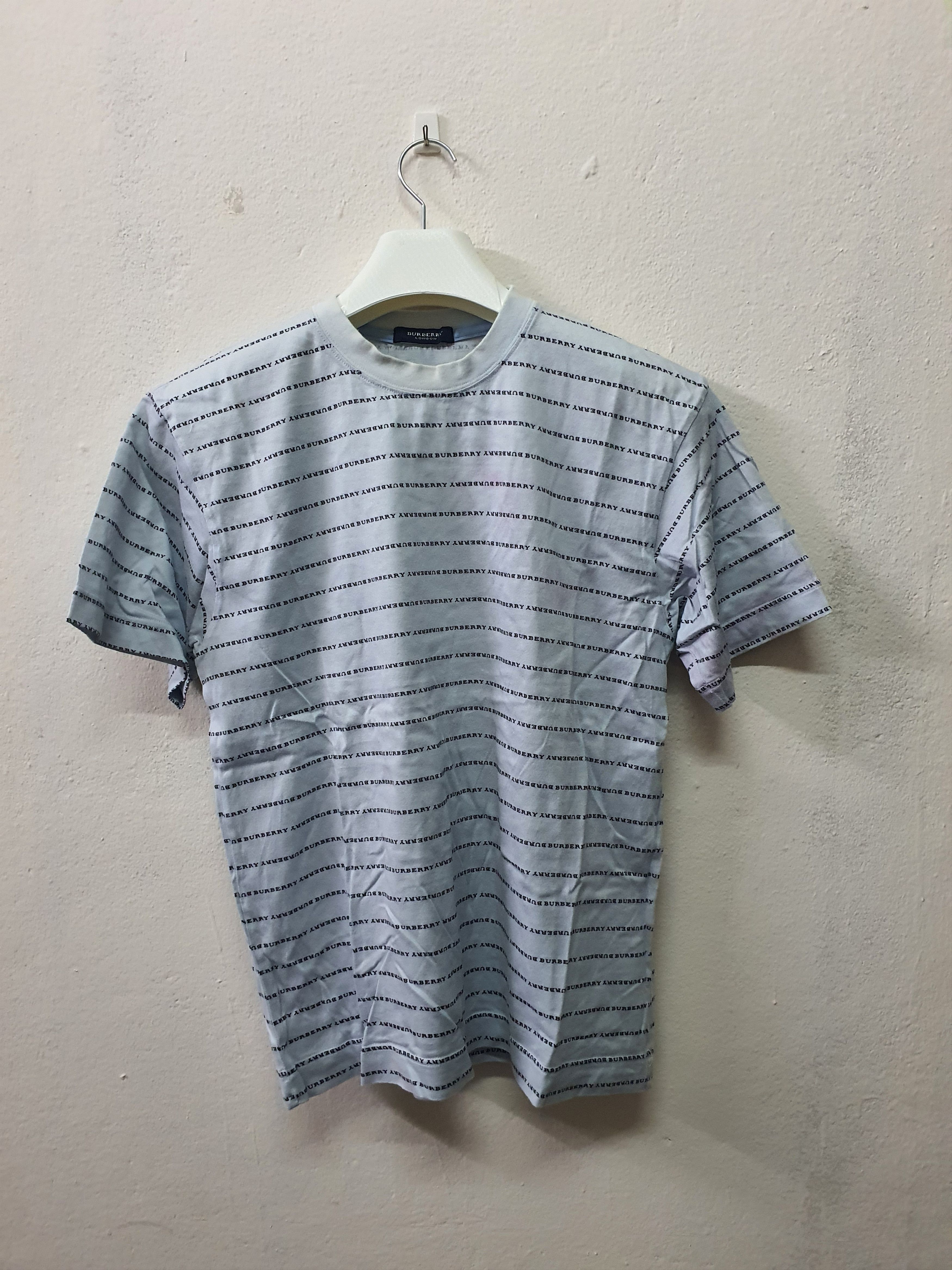 Burberry Burberry London Monogram T-shirt with an all-over print Size US M / EU 48-50 / 2 - 3 Thumbnail