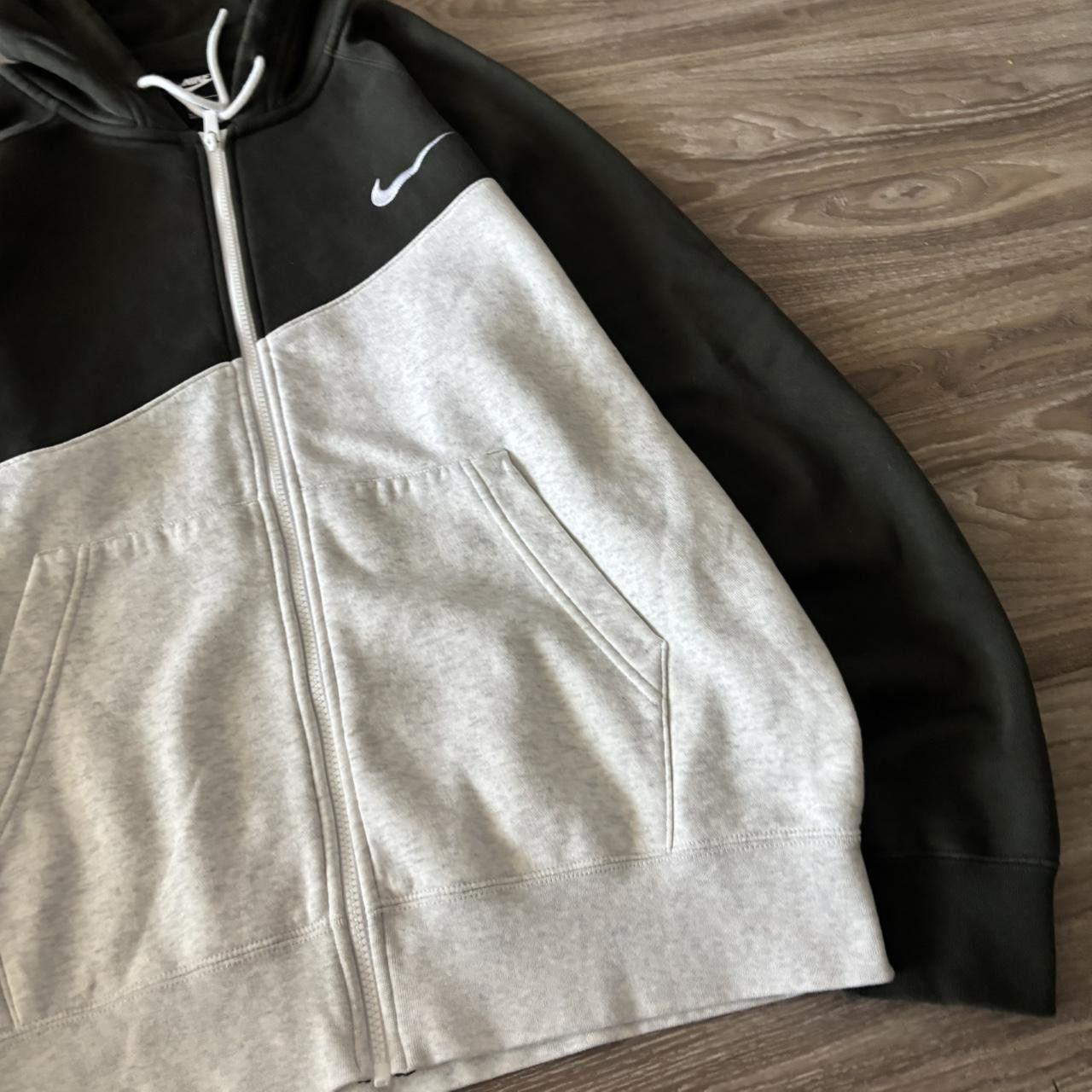 Nike Crazy Vintage Y2K/2000s Olive Green White Nike Streetwear Zip Up Hoodie! Size L Size US L / EU 52-54 / 3 - 4 Thumbnail