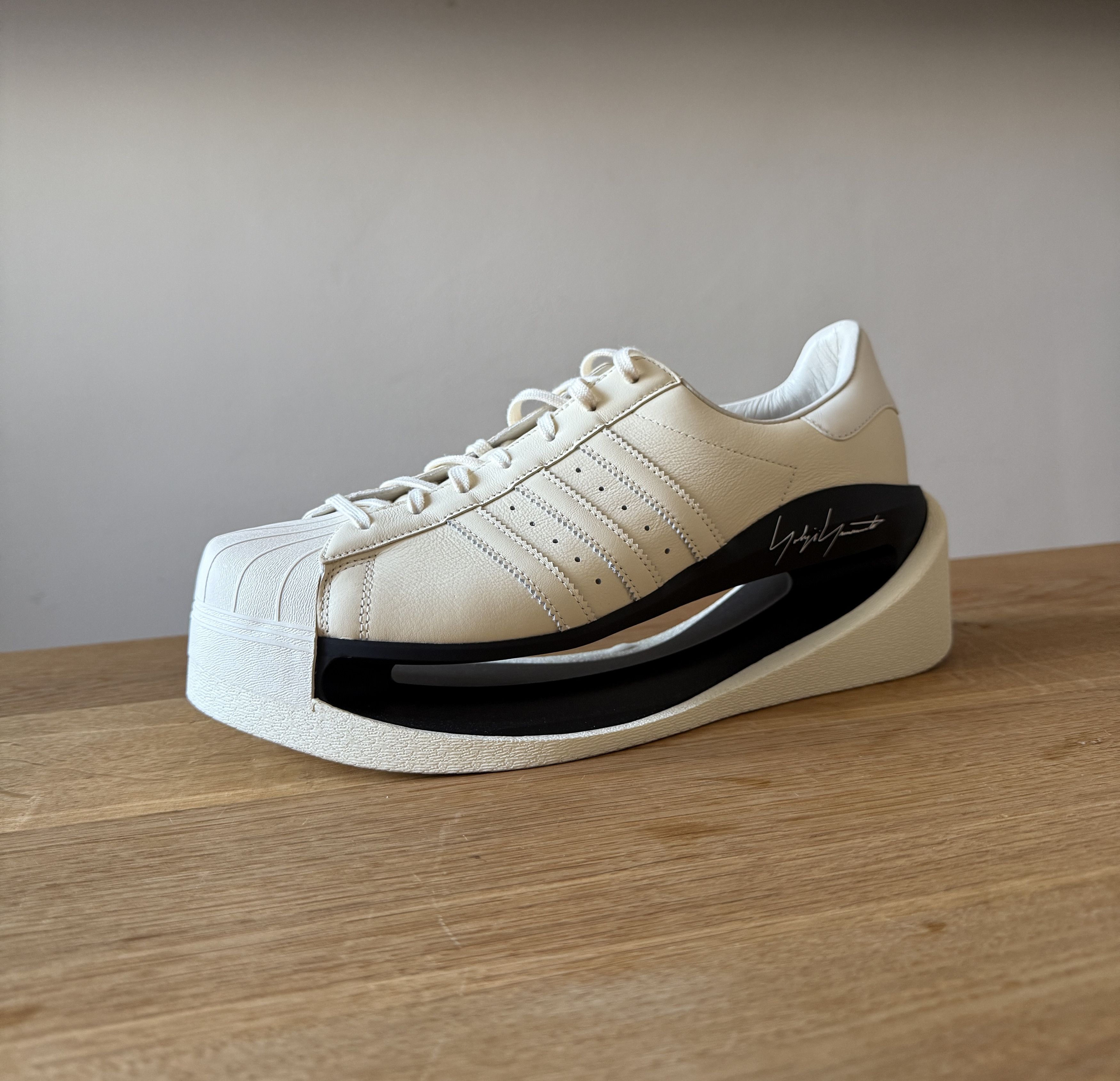adidas gazelle silver green womens Y-3 Unisex Gendo Superstar Betsca / Black Low Top Sneakers main image 0