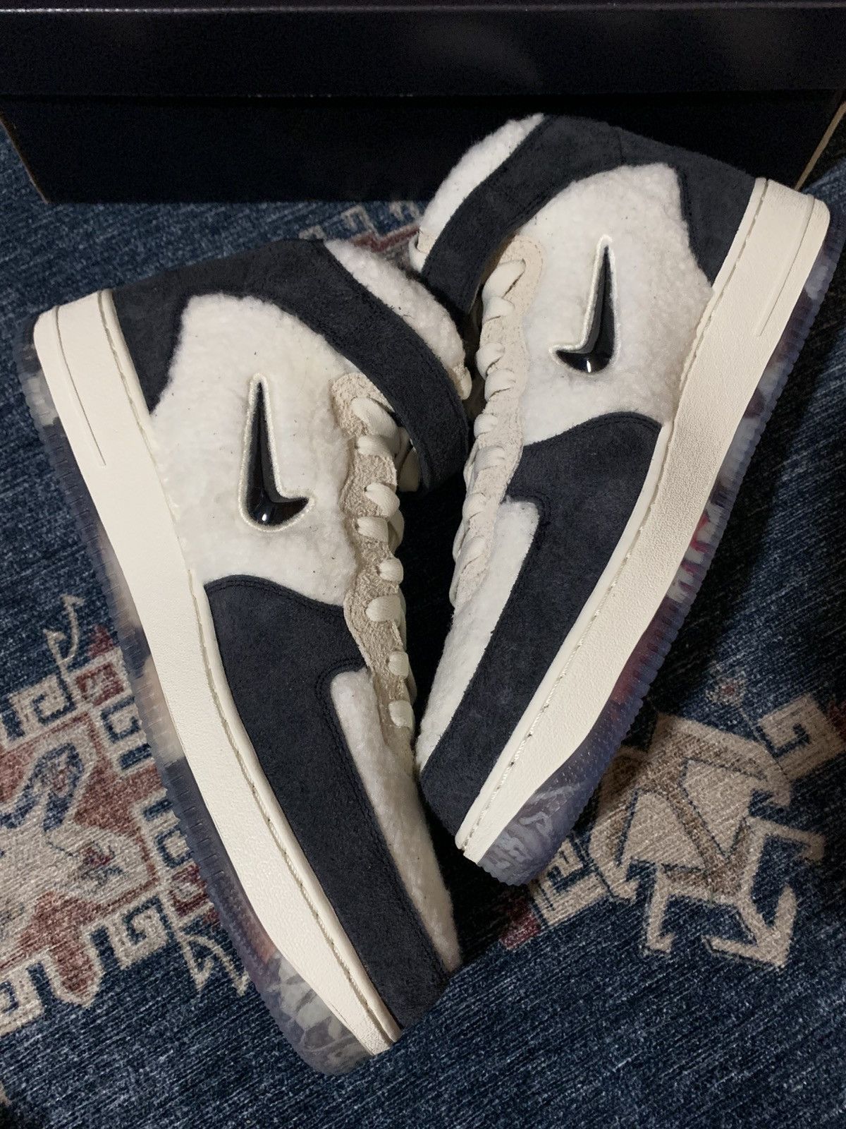 Nike (2022)Air Force 1 Mid Culture Day Size US 11 / EU 44 - 6 Thumbnail