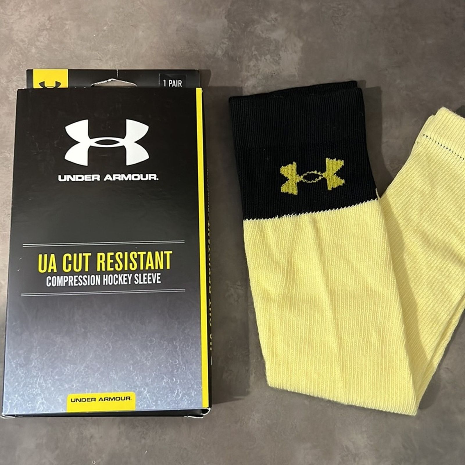 Under Armour Under Armour Cut Resistant Compression Hockey Sleeve size LG Size ONE SIZE - 6 Thumbnail