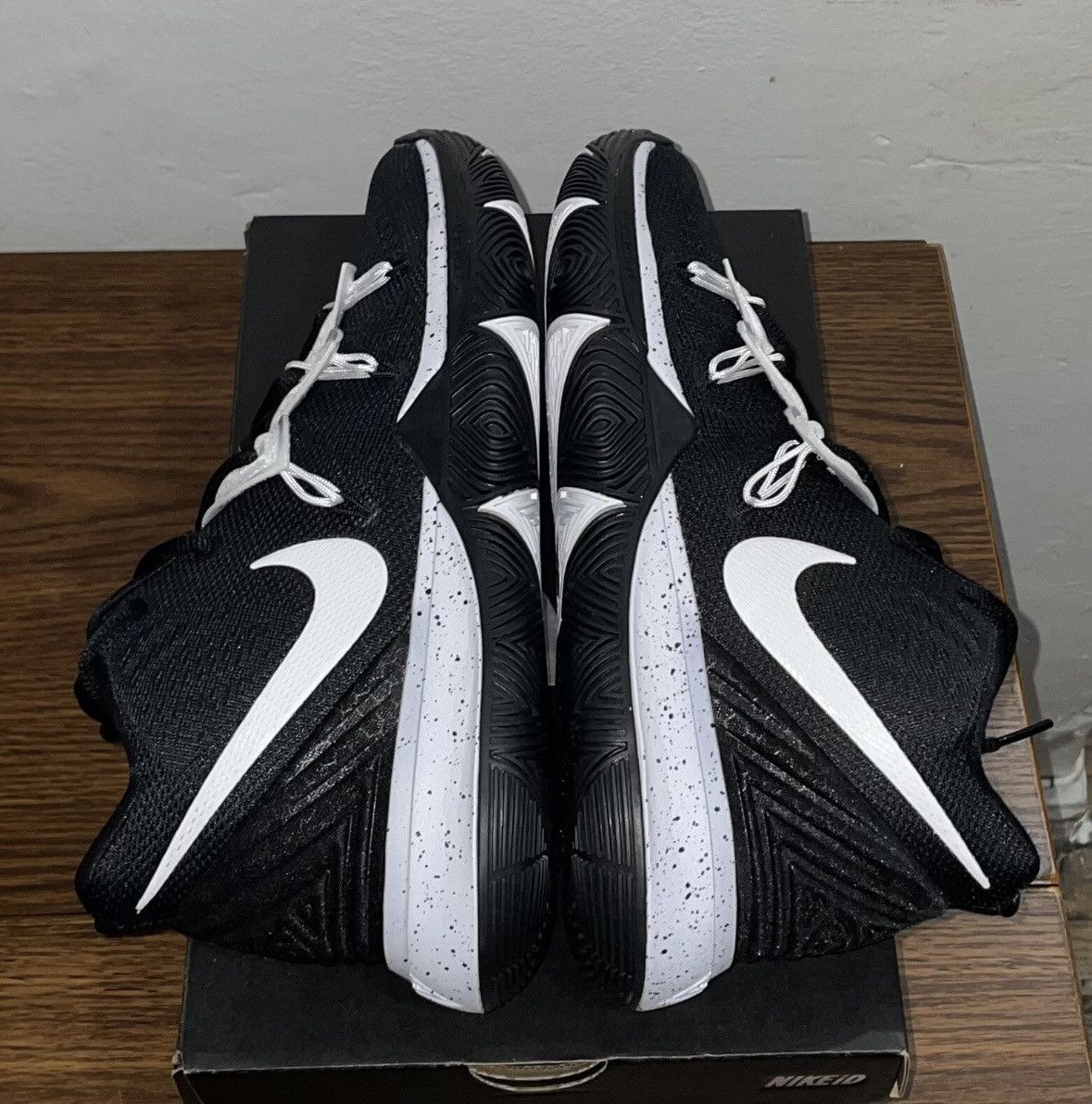 Nike Nike Kyrie 5 TB Black White Size US 10.5 / EU 43-44 - 4 Thumbnail