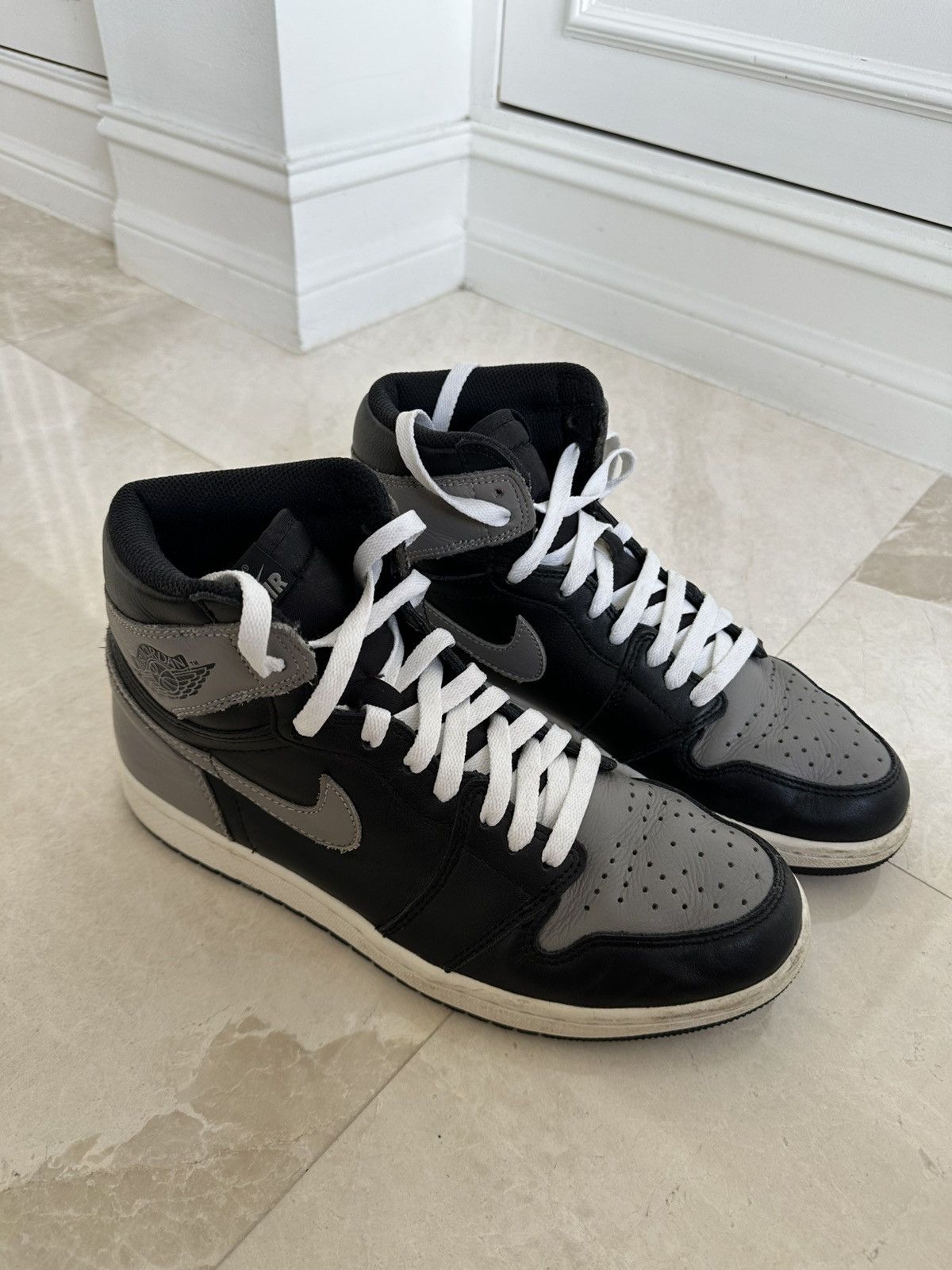 Jordan Brand Air Jordan 1 Shadows Size US 9 / EU 42 - 1 Thumbnail