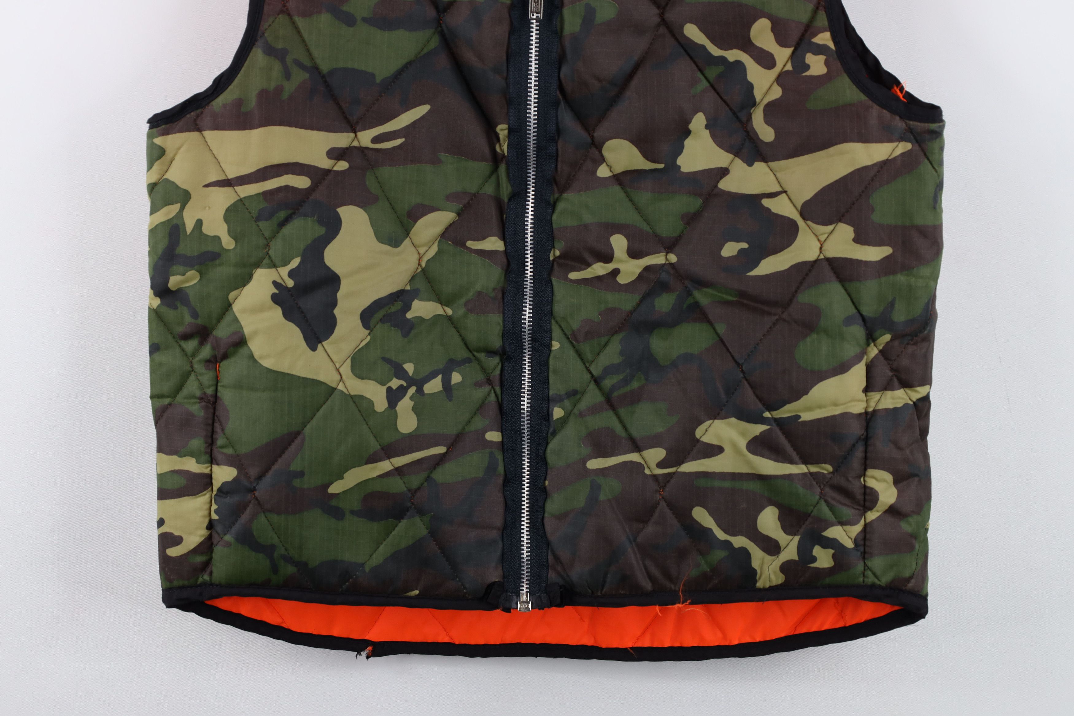 Vintage Vintage 70s Streetwear Reversible Camouflage Puffer Vest Size US L / EU 52-54 / 3 - 3 Thumbnail